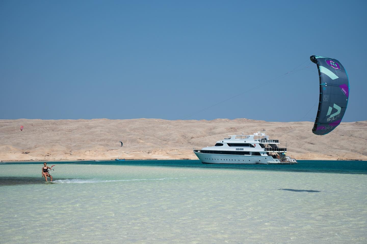 Our floating mansion for the week. En-suite rooms, spacious living room, restaurant and sun deck. Anchored in crystal clear blue waters and just a stone throw away from the kite spot.

#egypt #redsea #kitesurf #kitecruise #kitesafari #kiteholiday #ki