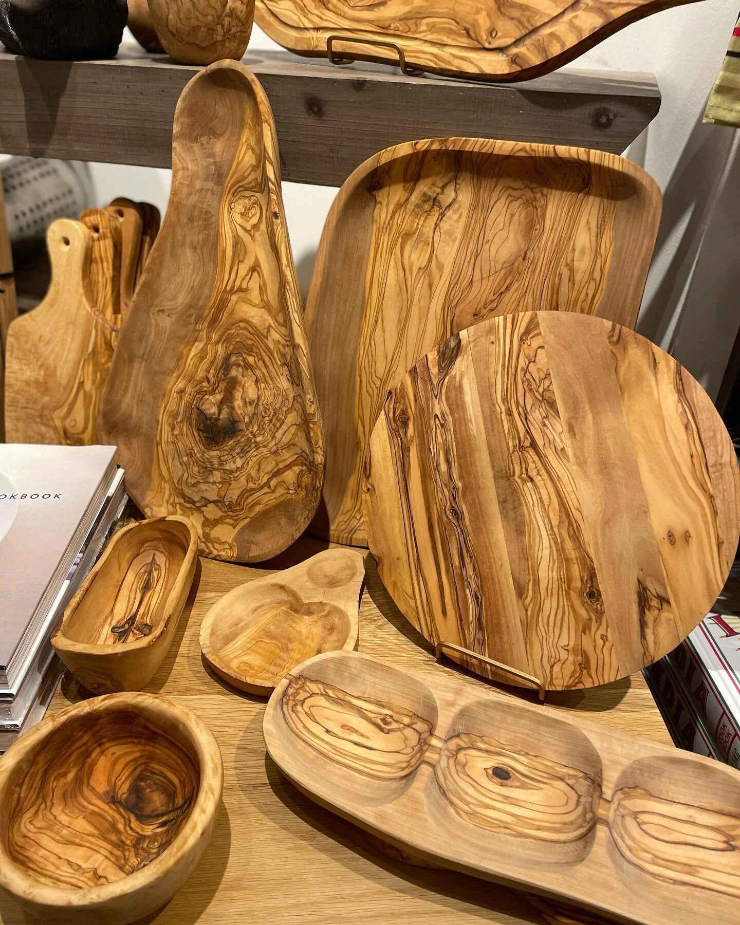 Urban Dwell is THE place for gorgeous Olive wood pieces like these 💕