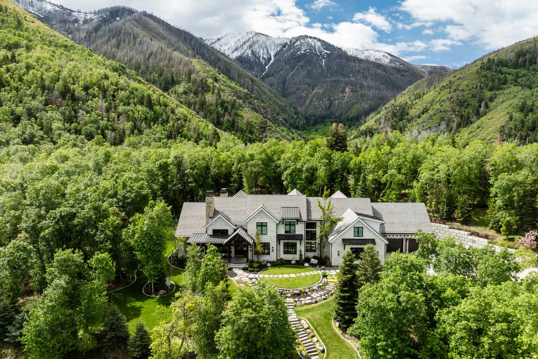 1230 S Eagle Nest Dr in Woodland Hills, UT