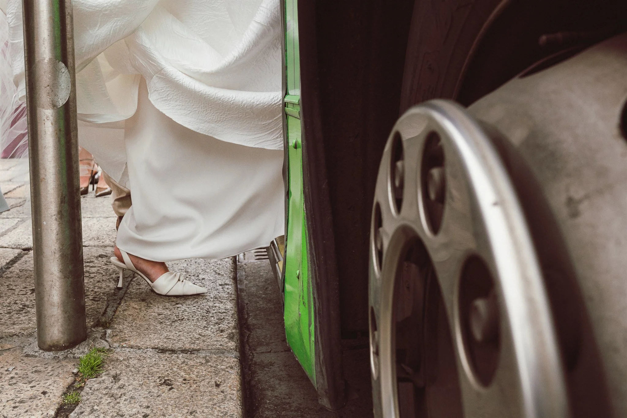 L&L-dublincitywedding-24.05.25-32.jpg