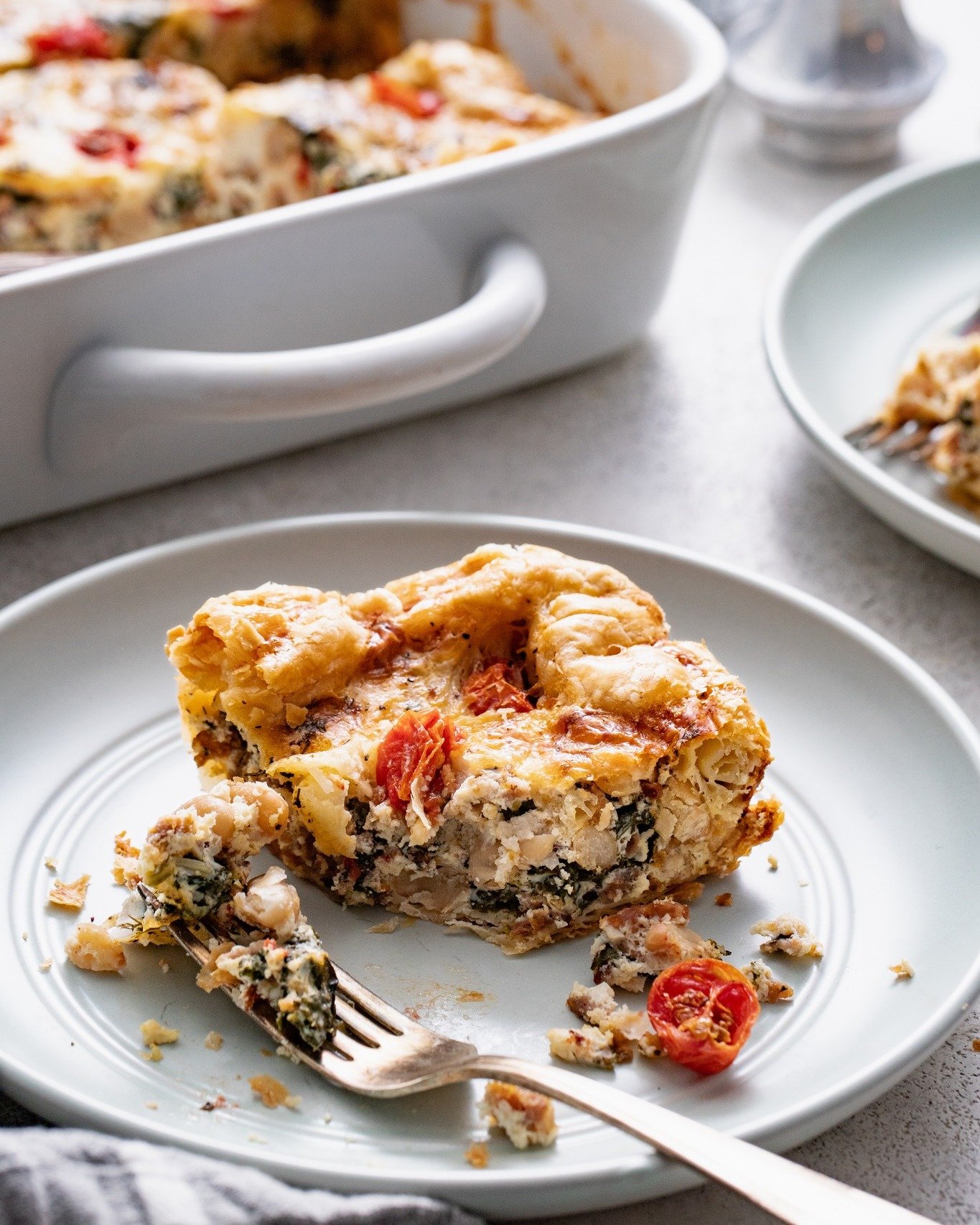 Say goodbye to mundane weekday breakfasts! 🌟 Indulge in our Sausage and White Bean Breakfast Tart &ndash; a perfect blend of carbs, protein, and veggies. 😋 

Plus, by enjoying it, you're supporting Alberta producers. 🌾🐷 Click on the link in our b