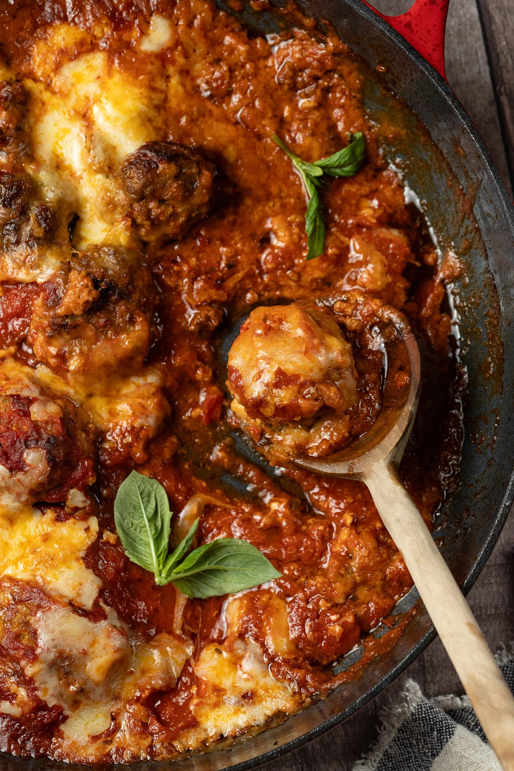 Recipe: Mozza-Stuffed Pesto Meatballs