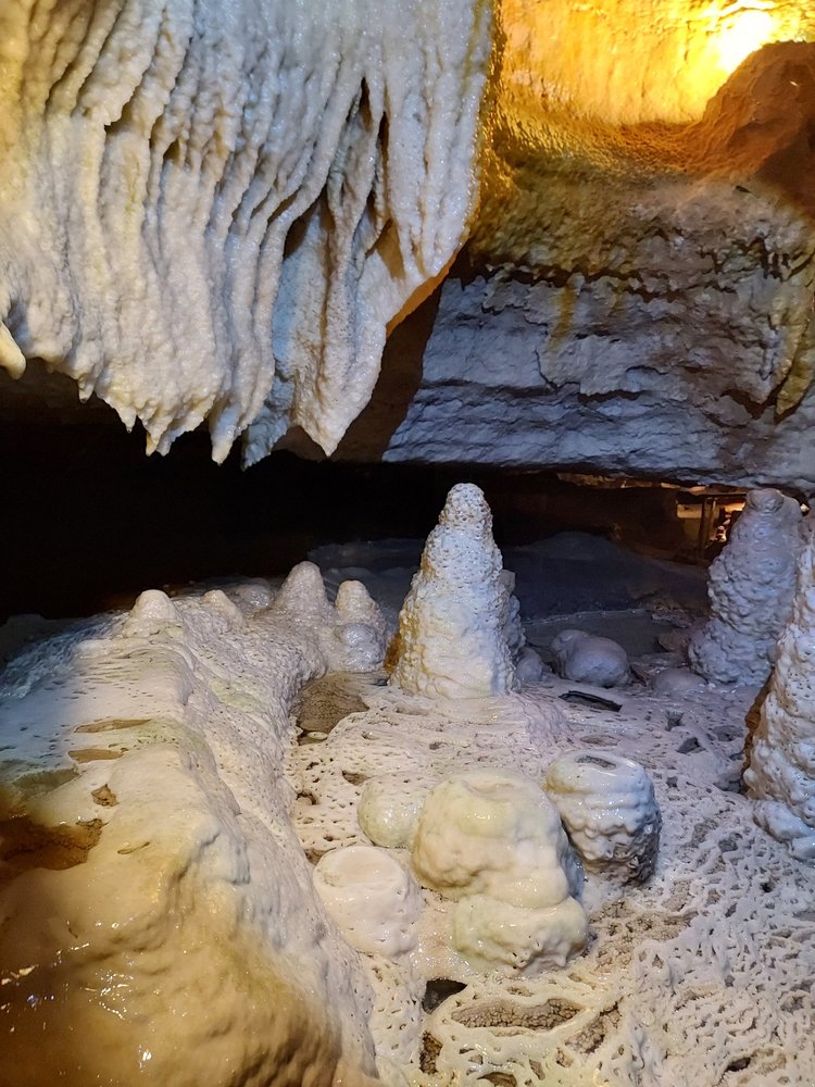 Photo Gallery — Bluff Dwellers Cave