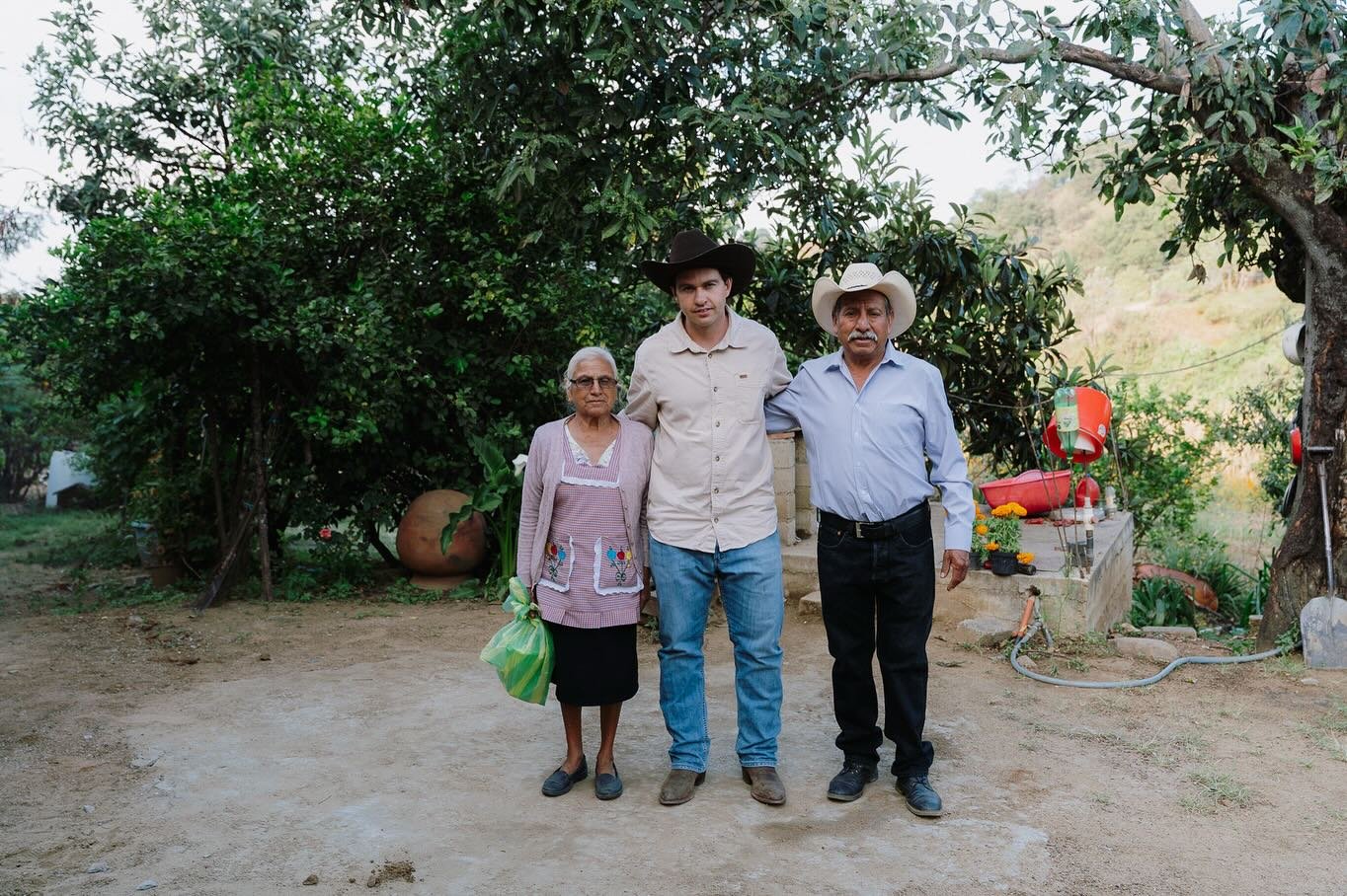 One of the most special days on our Day of the Dead food tour&hellip; 

On November the 2nd, the day to celebrate Todos Santos, our students have been invited for the last 25 years to the home of the family&rsquo;s friend of my mom and my dad.

Don J