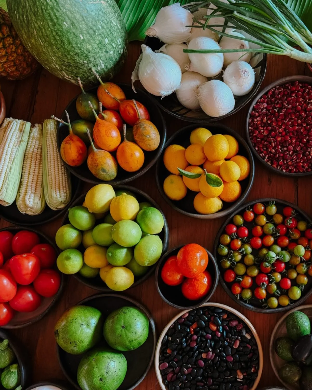 The produce on our table and what we cook weekly. The season leads. We follow.

Sign up for our Wednesday market tour and cooking class to discover the taste of the season.