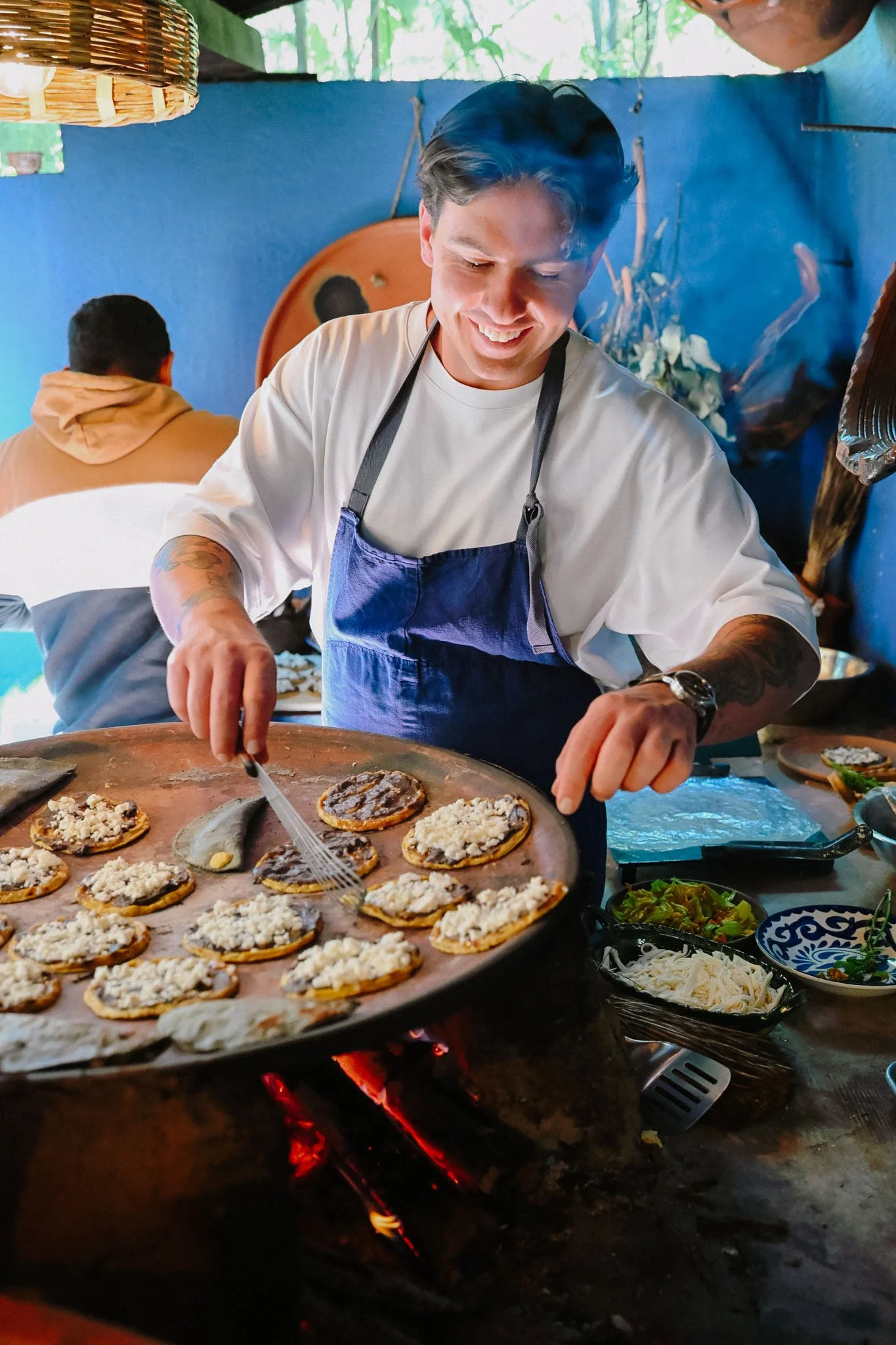 Make masa antojitos on the comal