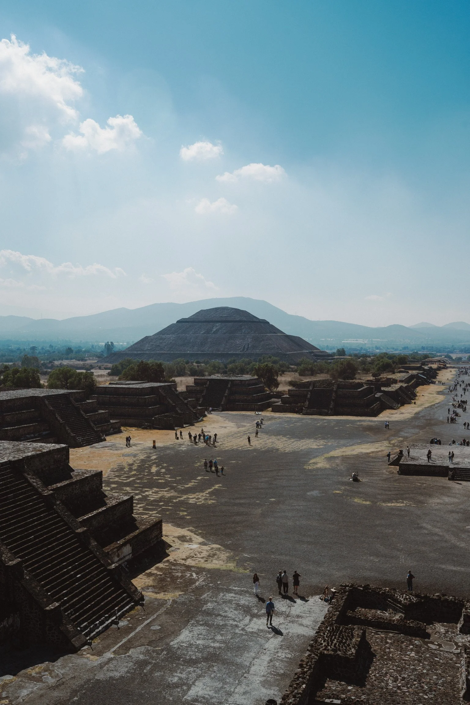 Exploring the pyramids of Teotihuacan