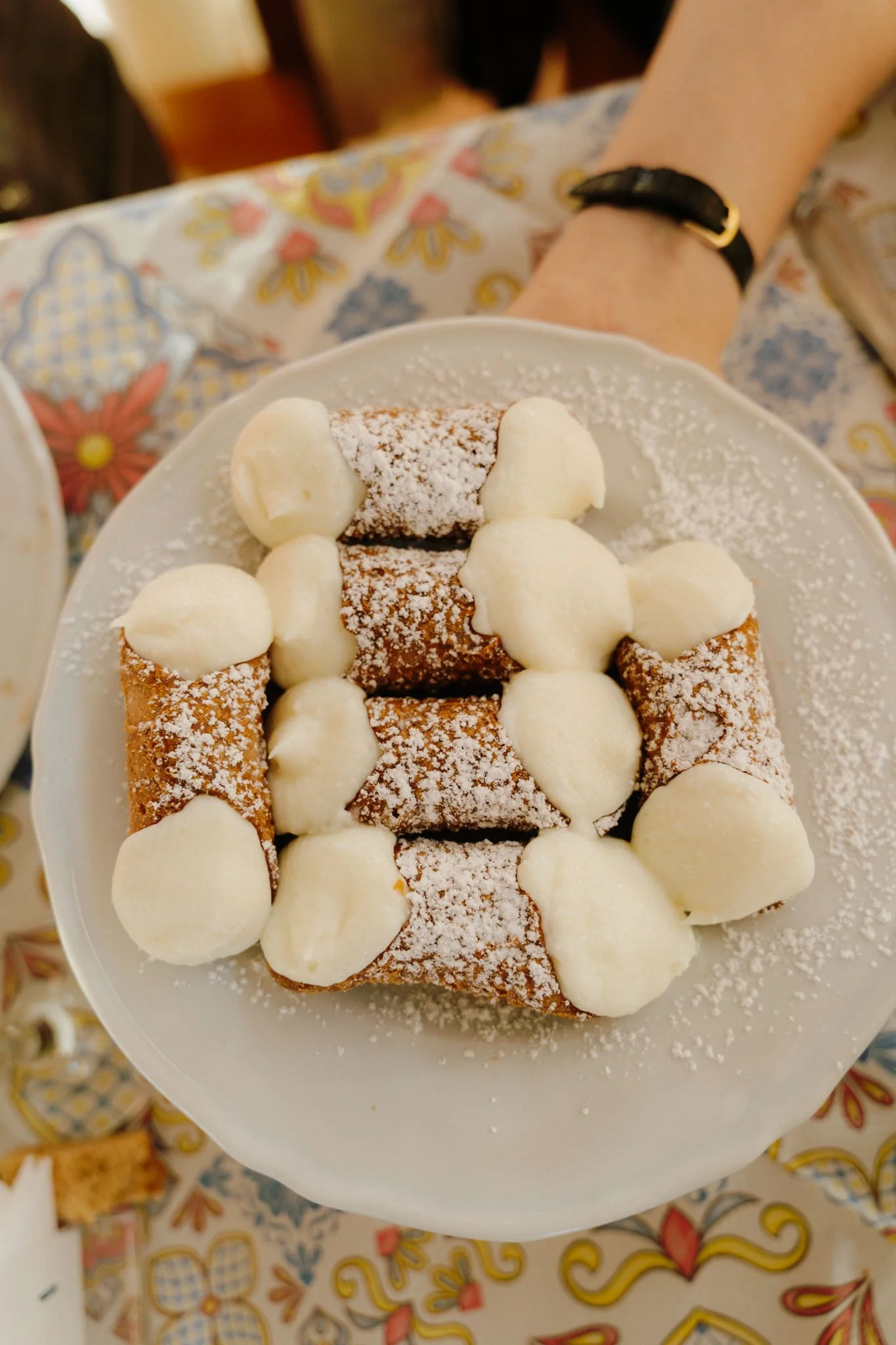 Cannoli Sambuca.jpg