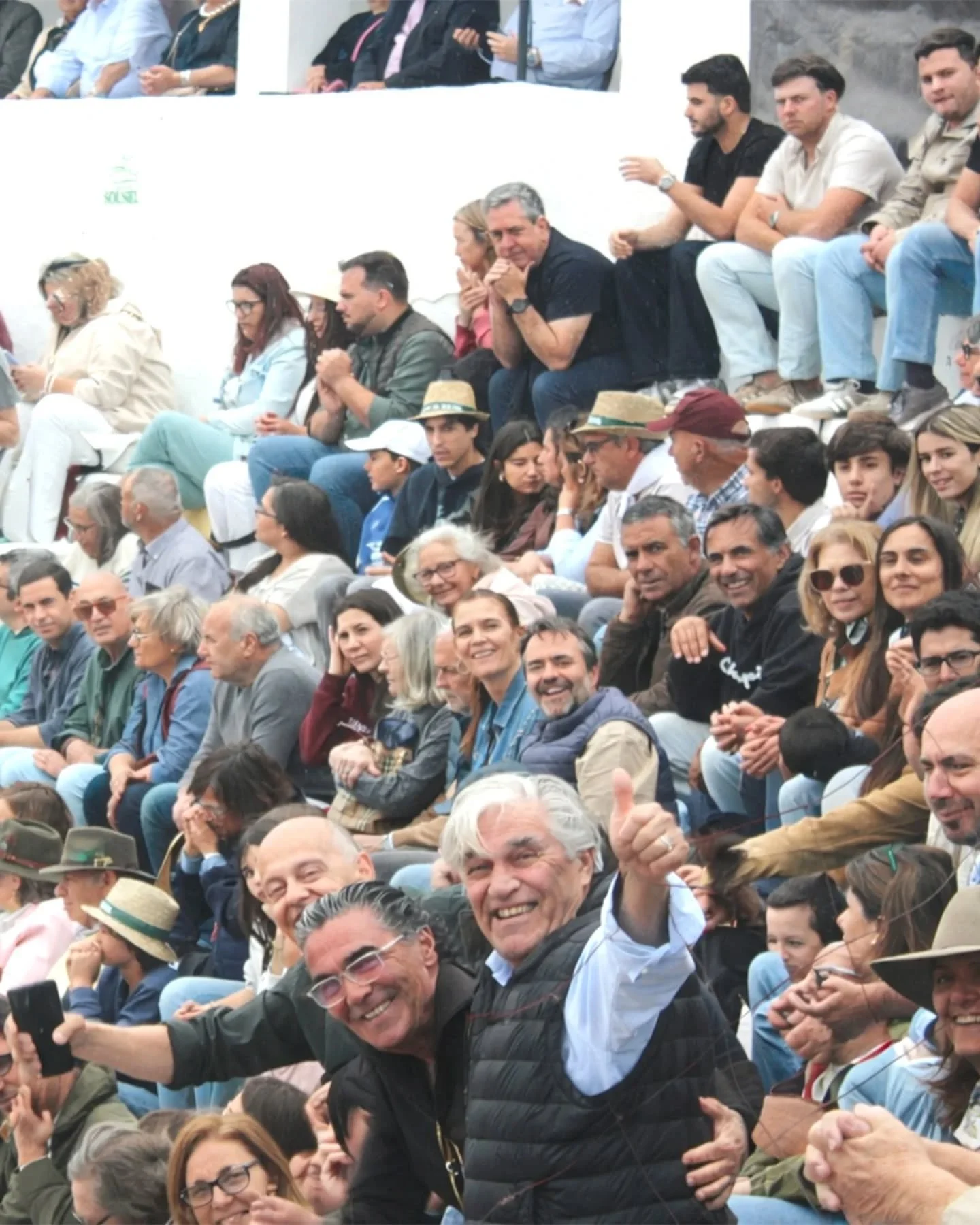 Uma vez mais celebramos as tradi&ccedil;&otilde;es e a solidariedade que marca a nossa segunda-feira de P&aacute;scoa na serra.

Uma moldura humana dentro e fora da pra&ccedil;a contribuiu para outro dia inesquec&iacute;vel.

Tal como anunciamos ante