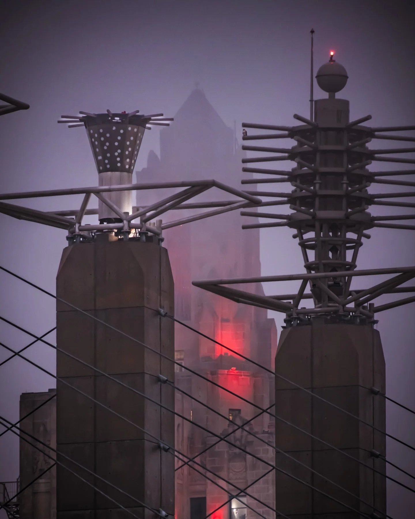 Always love how KC looks in the fog. These shots show the city with that moody, quiet glow that only haze can bring. 🌫️✨
#KansasCity #FoggyNights #CityViews #kcmo