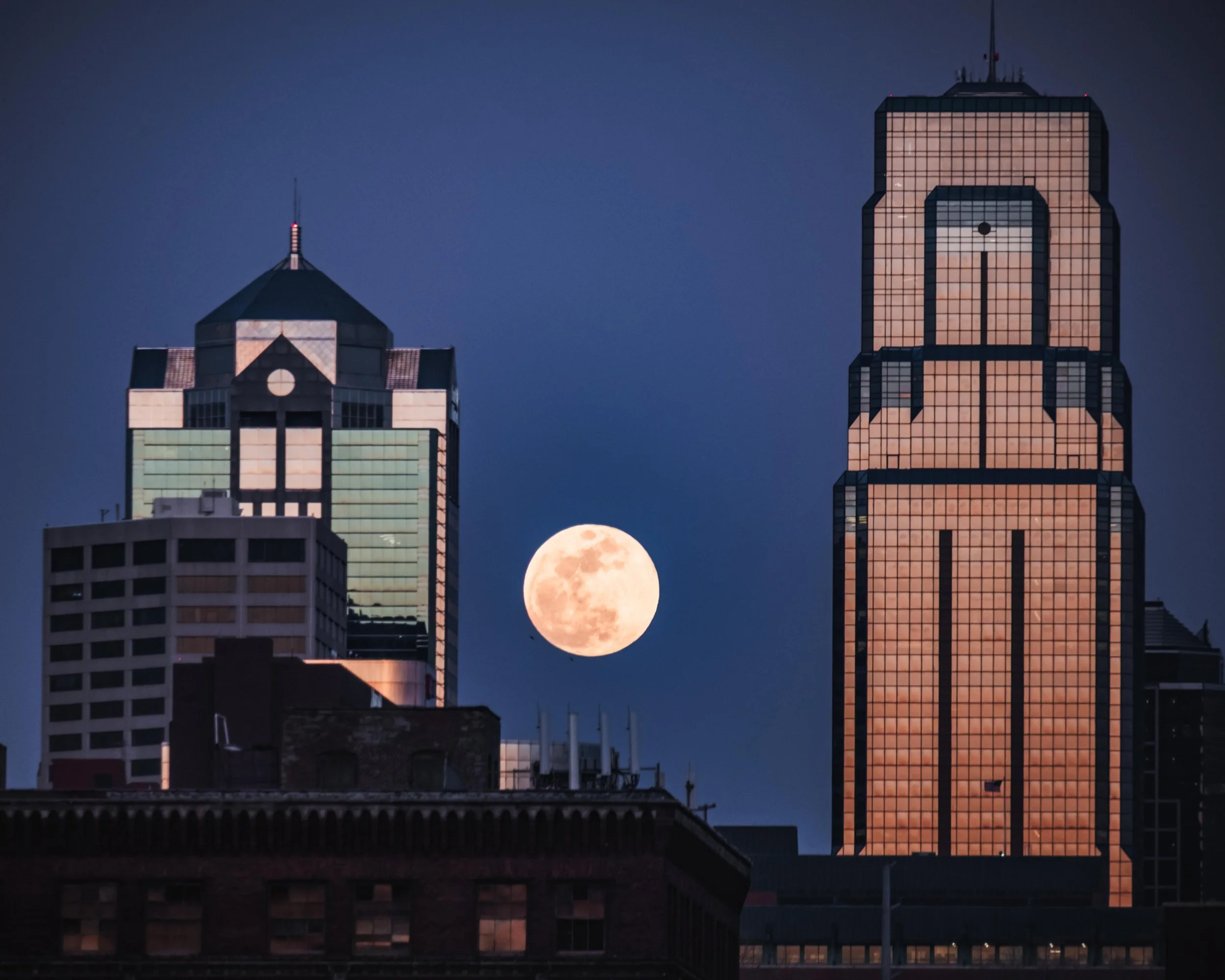 Full Moon Rises Between Kansas City’s Iconic Downtown Towers. DSCF7454
