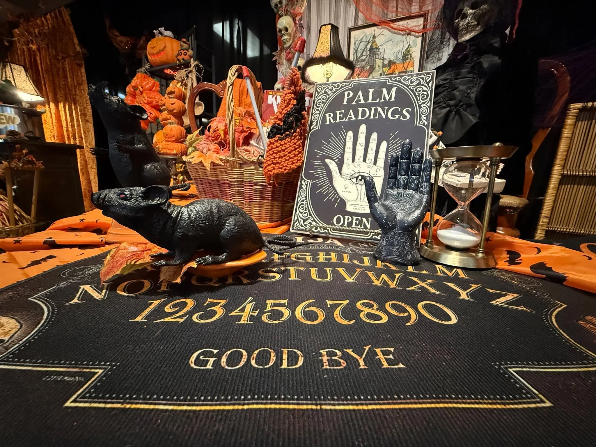 Have you stopped by the Witch's Kitchen Scavenger Hunt at Powell River Town Centre? Find all 13 clues, enter to win $100!

#Halloween2025 #TrickorTreat