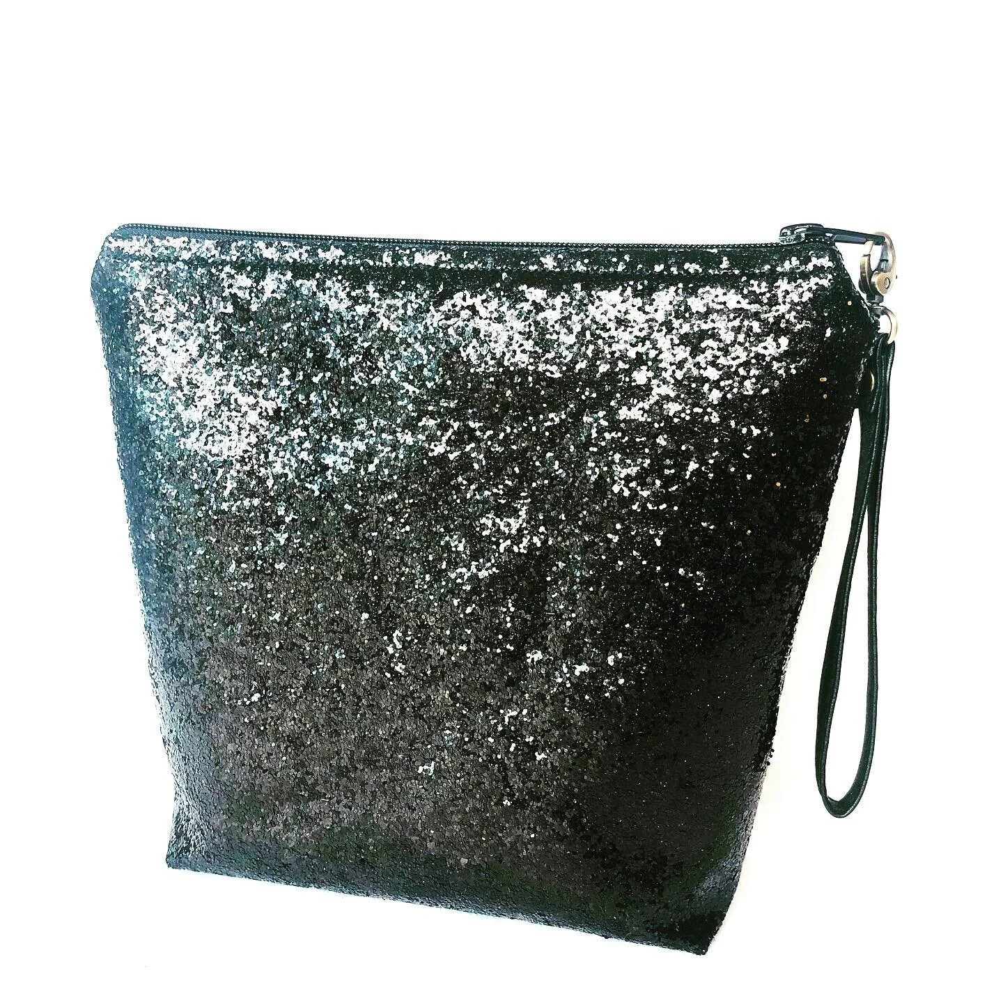 ๐Proudly Made in Melbourne๐
Custom made cosmetics and toiletry bags! 
These beauties already belong to another beauty but there’s plenty more where that came from!
Black glitter exterior with water resistant lining, which makes them super