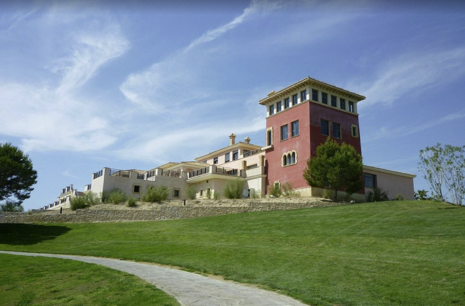 La Finca Blue Sky.png