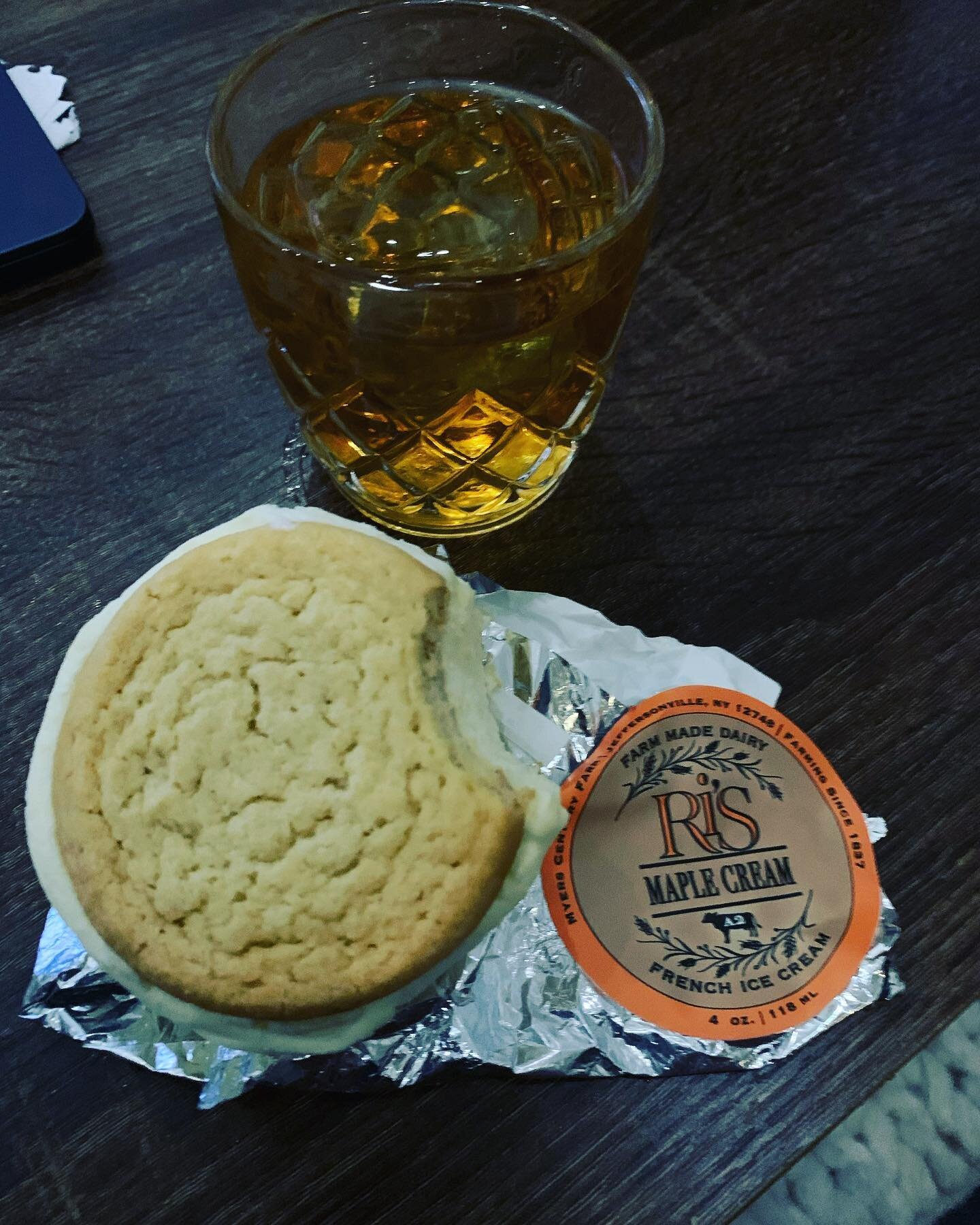 Let&rsquo;s talk dessert pairings. Hows about some Deadwood Rye with a Myer&rsquo;s Century Farm Sugar Cookie and Maple Ice Cream Samich?!
&hellip;#comegetsome 
.
.
.
.
#dessert #icecreamsandwich #bourbon #deadwoodwhiskey