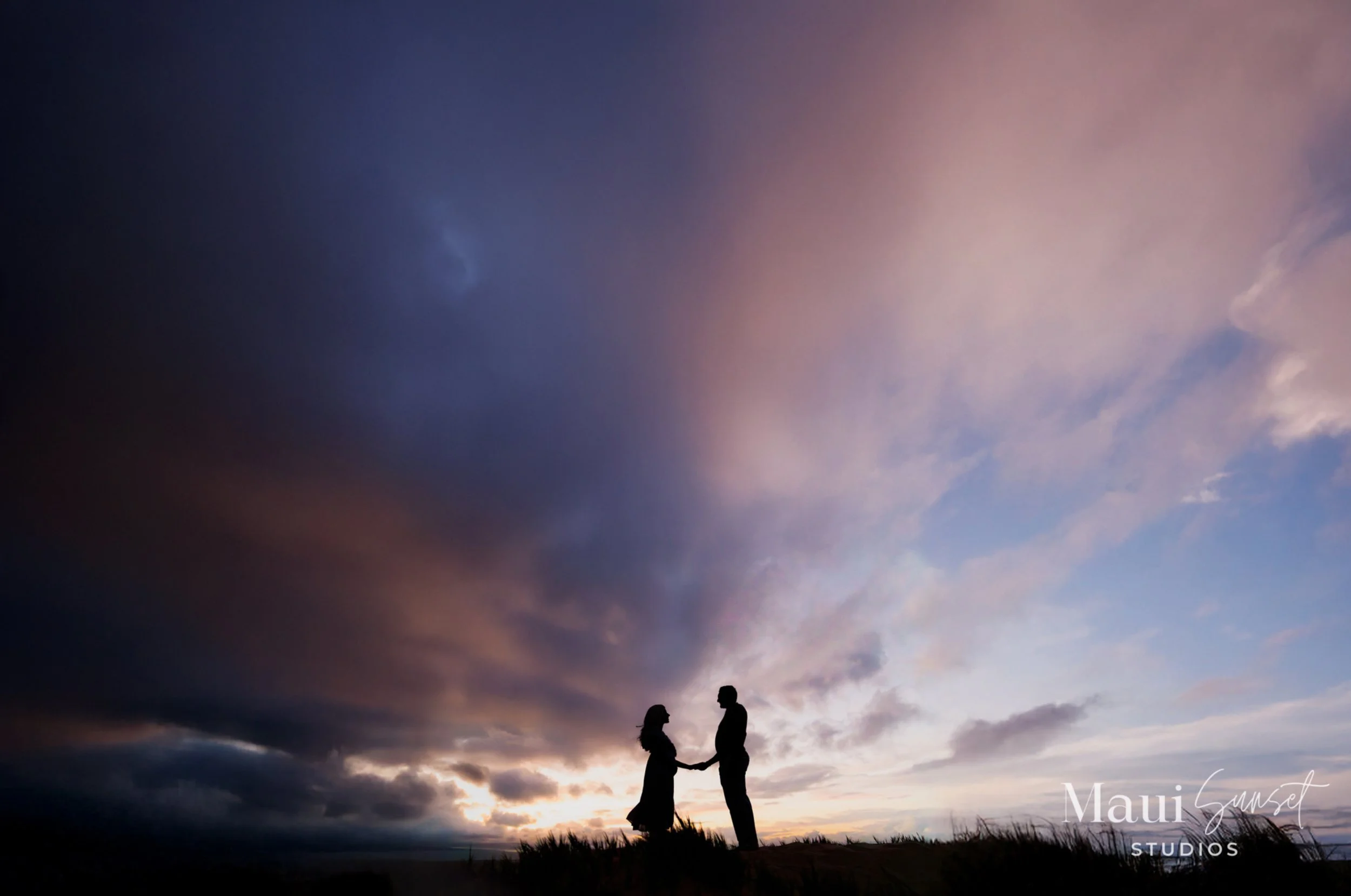 Maui_Golden_Hour_Maternity_Photographer-35.jpg