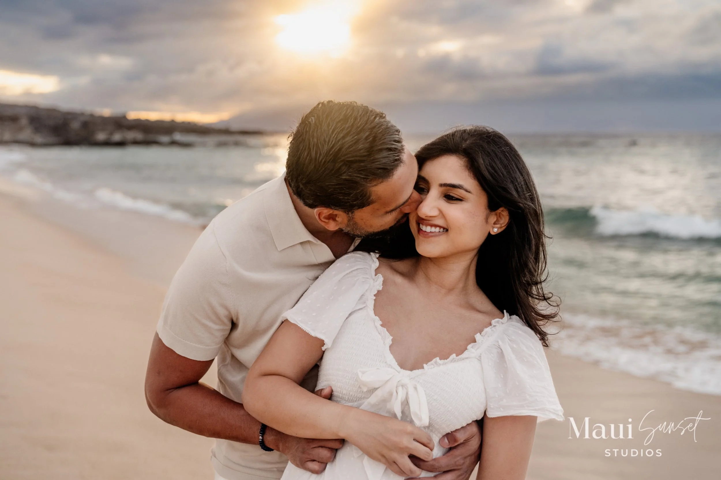 Maui_Golden_Hour_Maternity_Photographer-22.jpg