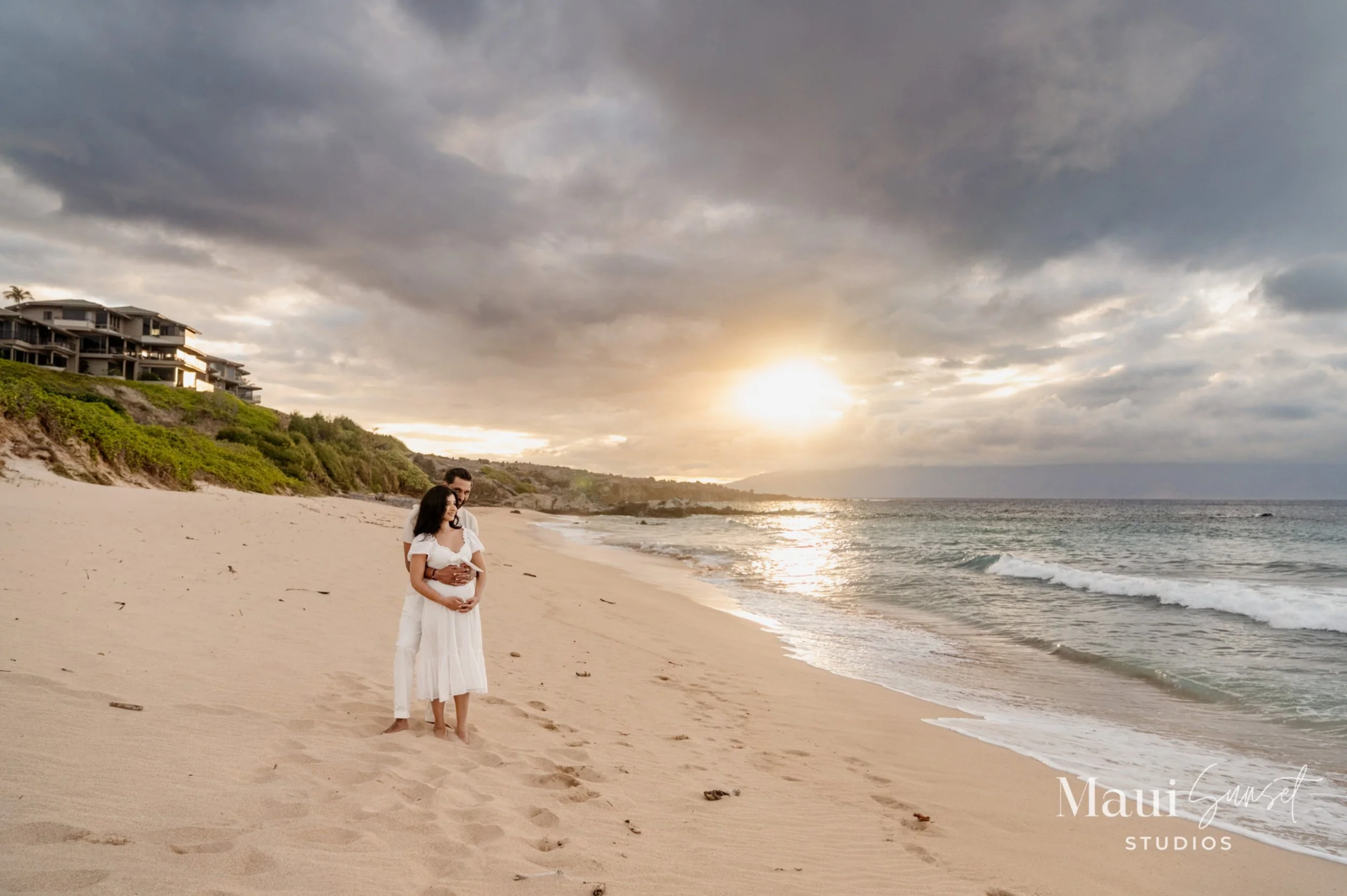 Maui_Golden_Hour_Maternity_Photographer-14.jpg