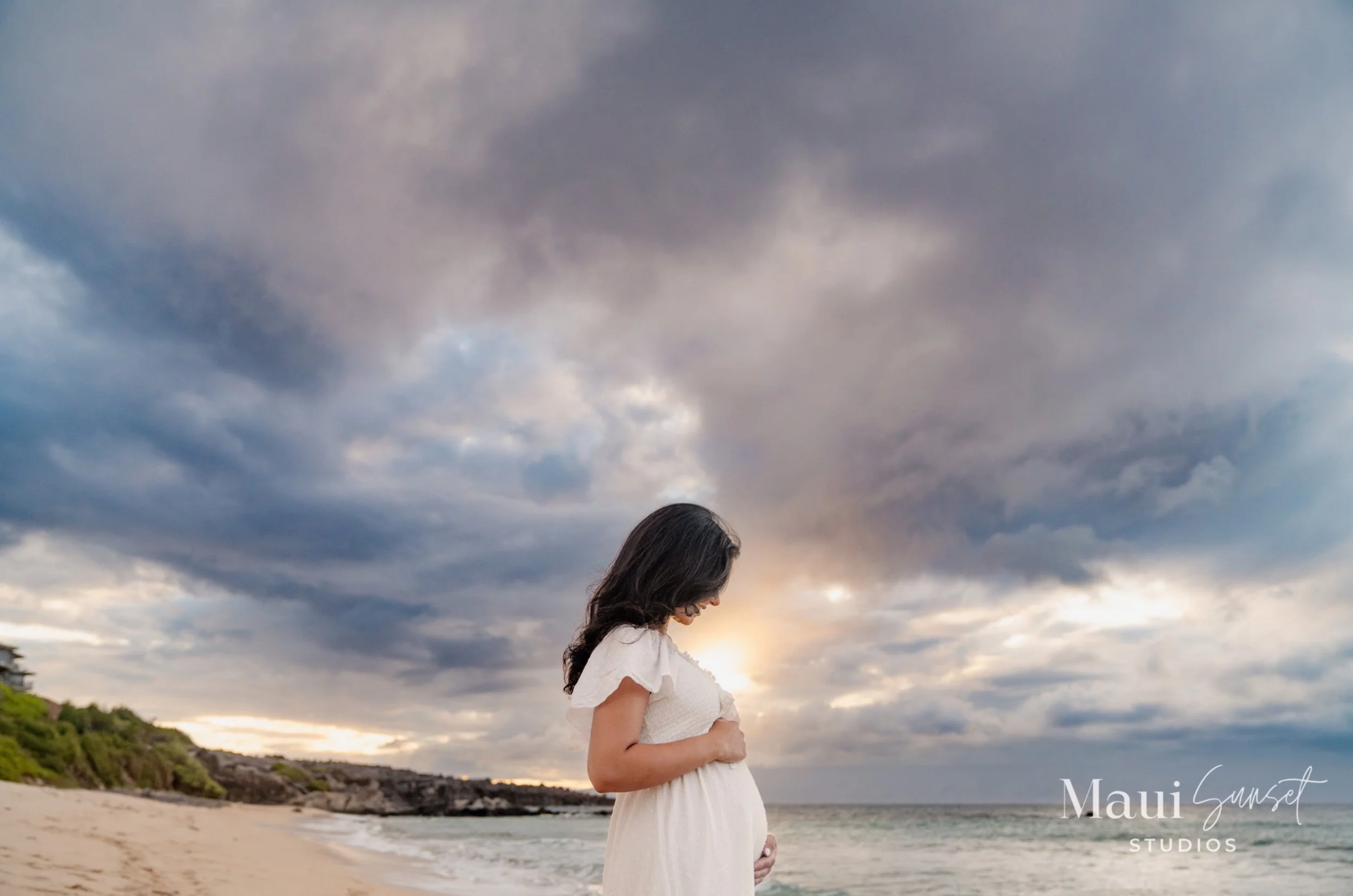 Maui_Golden_Hour_Maternity_Photographer-18.jpg