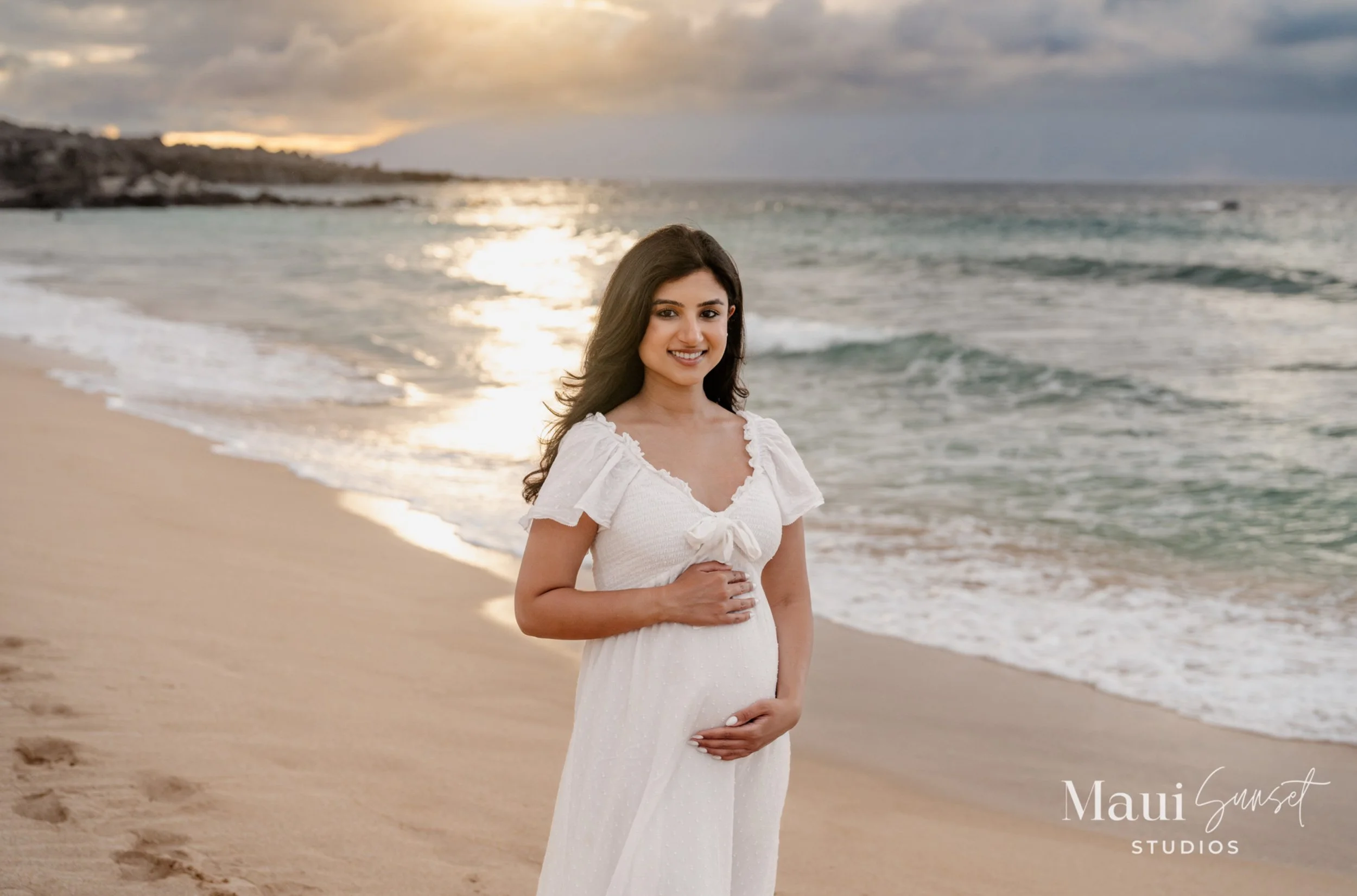 Maui_Golden_Hour_Maternity_Photographer-17.jpg