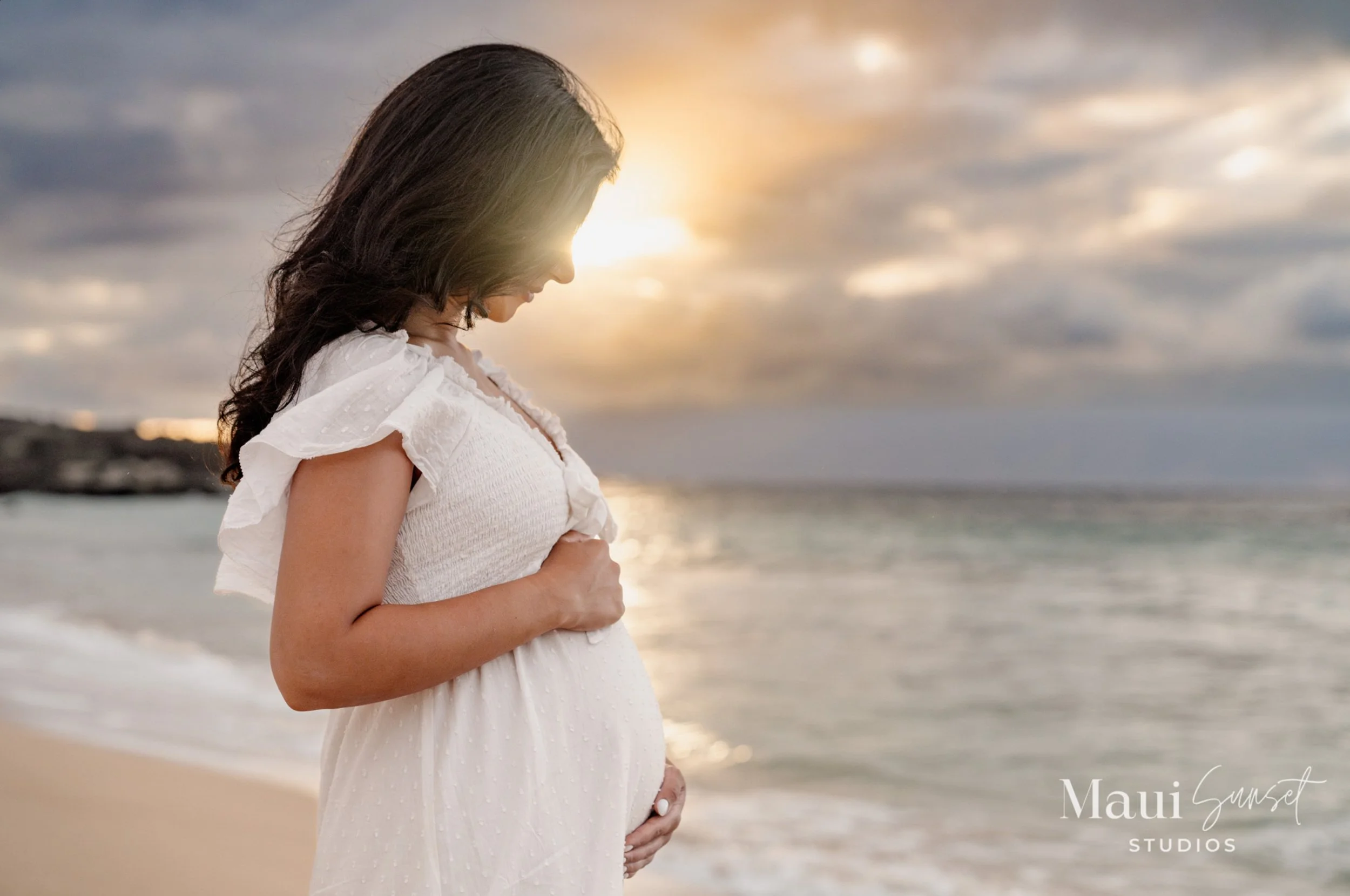 Maui_Golden_Hour_Maternity_Photographer-19.jpg