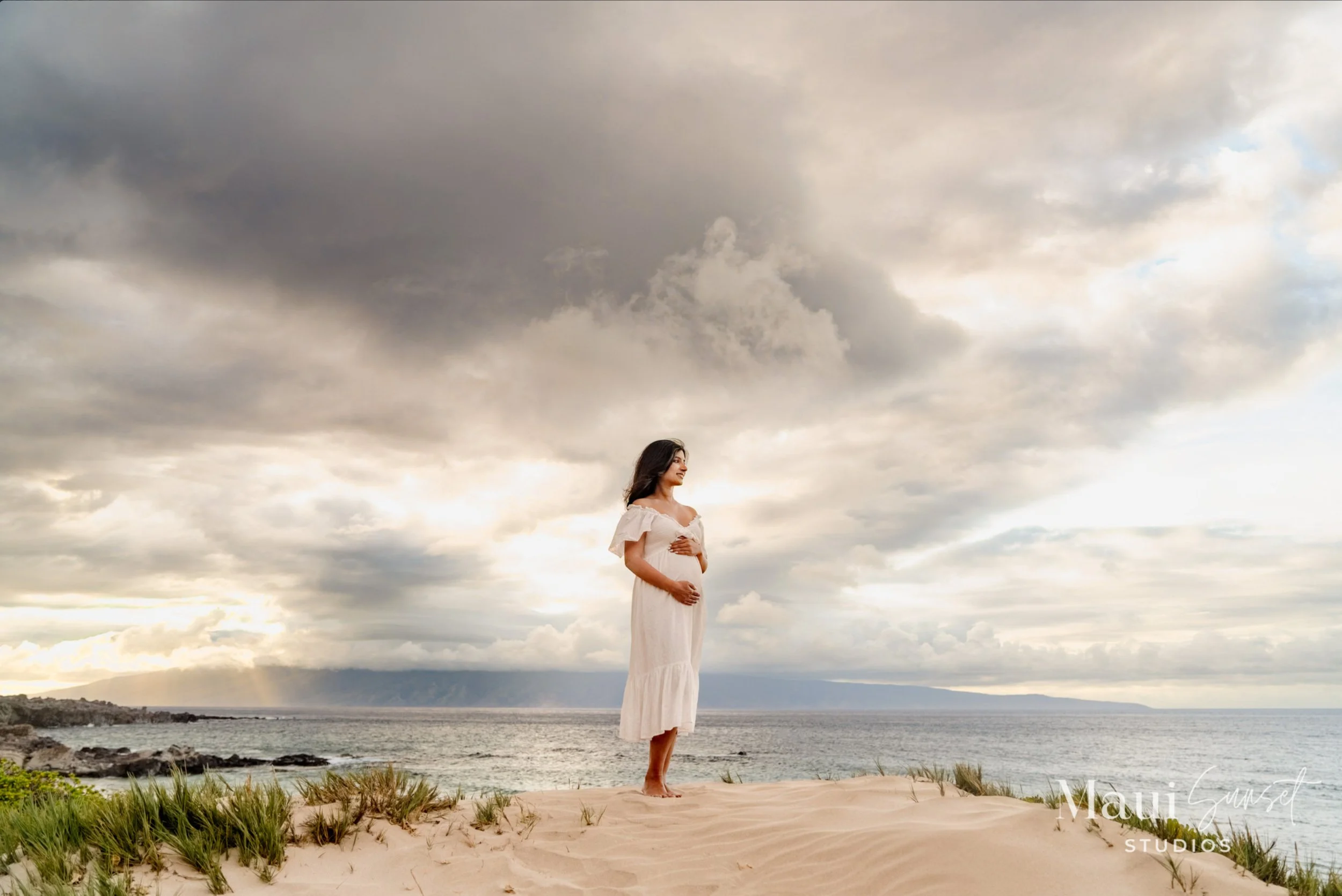 Maui_Golden_Hour_Maternity_Photographer-3.jpg