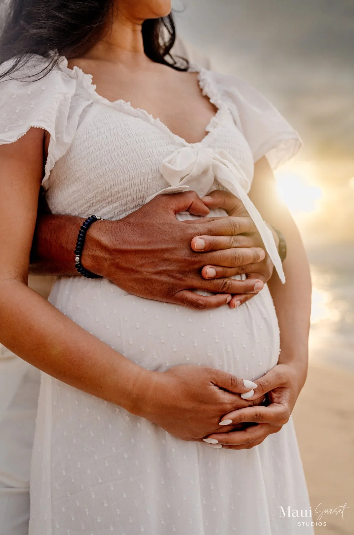 Maui_Golden_Hour_Maternity_Photographer-13.jpg