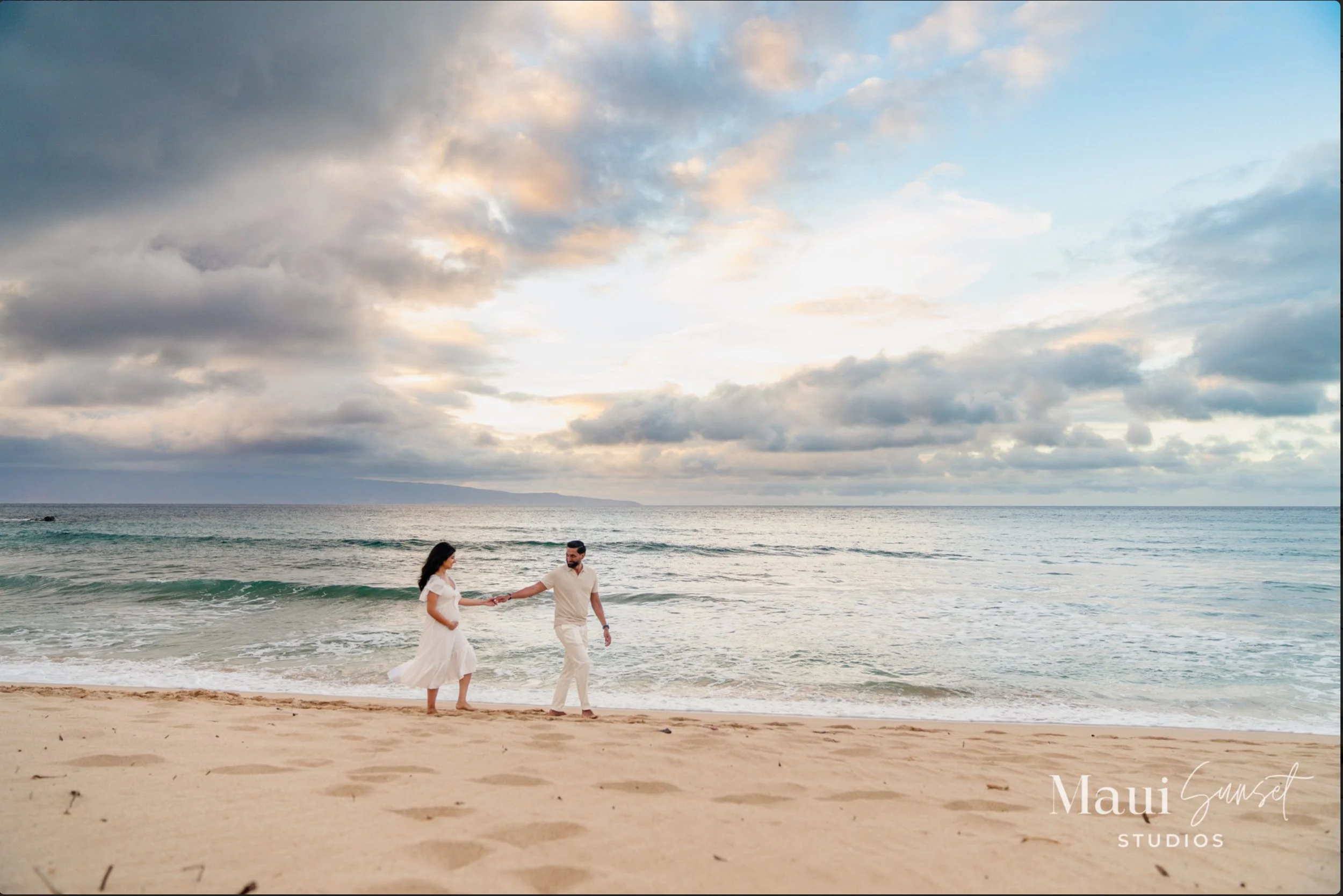 Maui_Golden_Hour_Maternity_Photographer-25.jpg