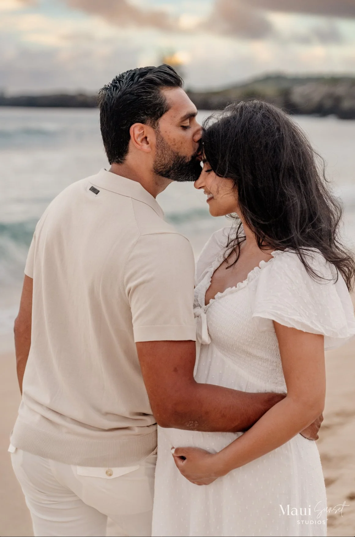 Maui_Golden_Hour_Maternity_Photographer-26.jpg