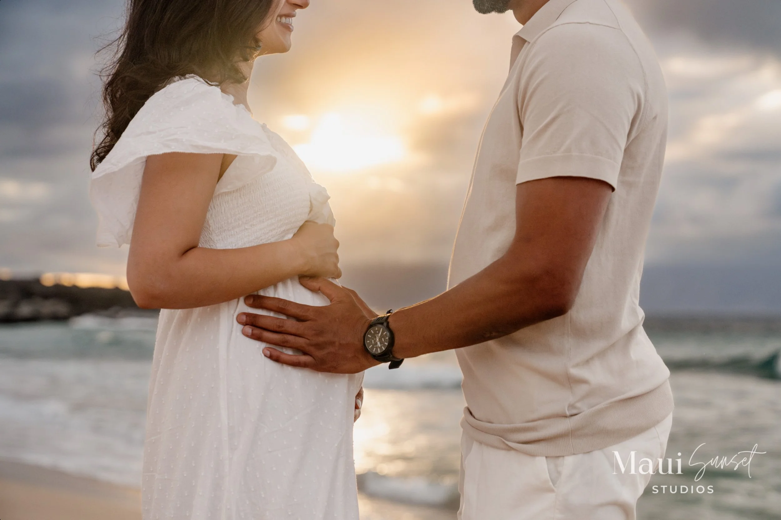 Maui_Golden_Hour_Maternity_Photographer-21.jpg
