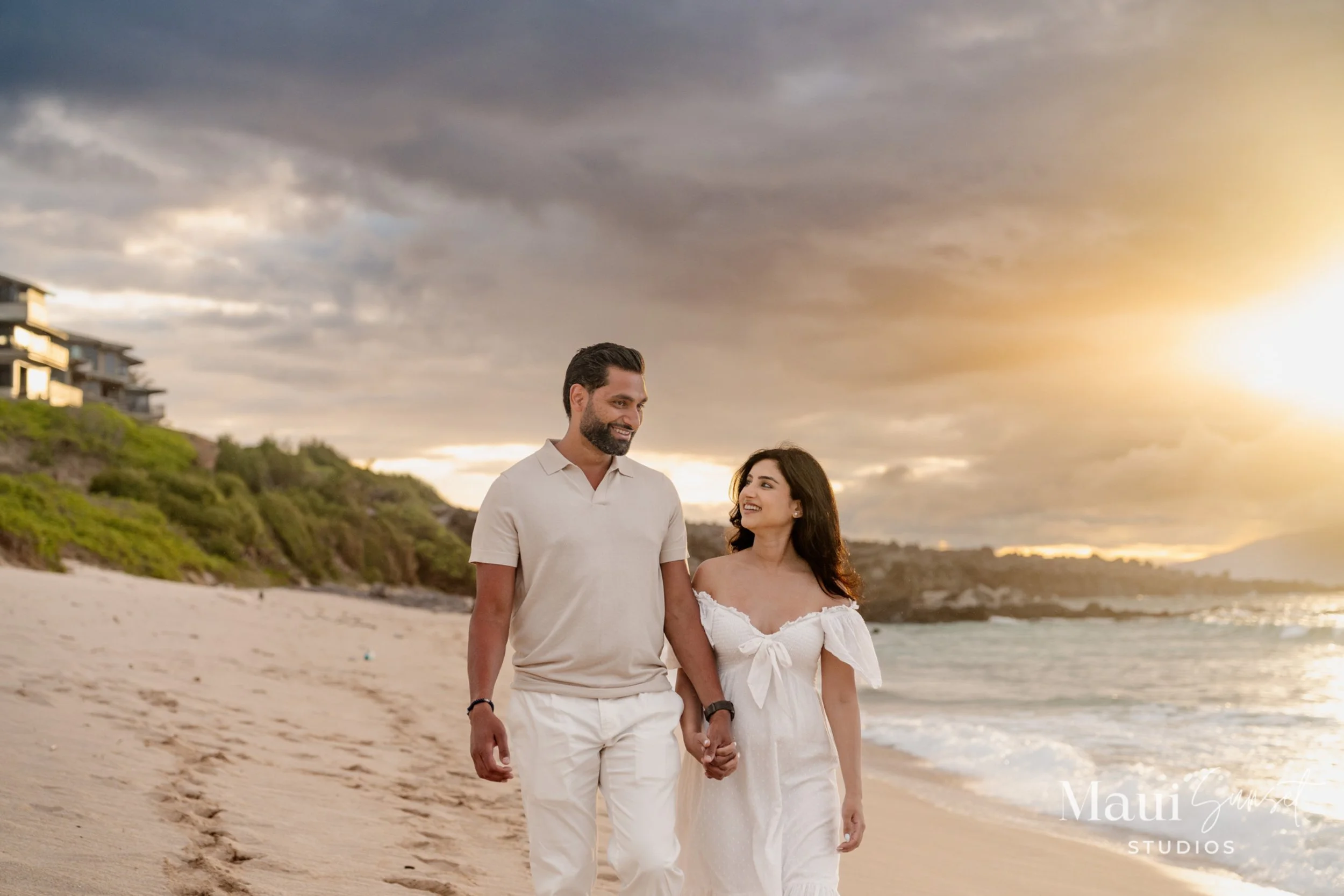 Maui_Golden_Hour_Maternity_Photographer-16.jpg