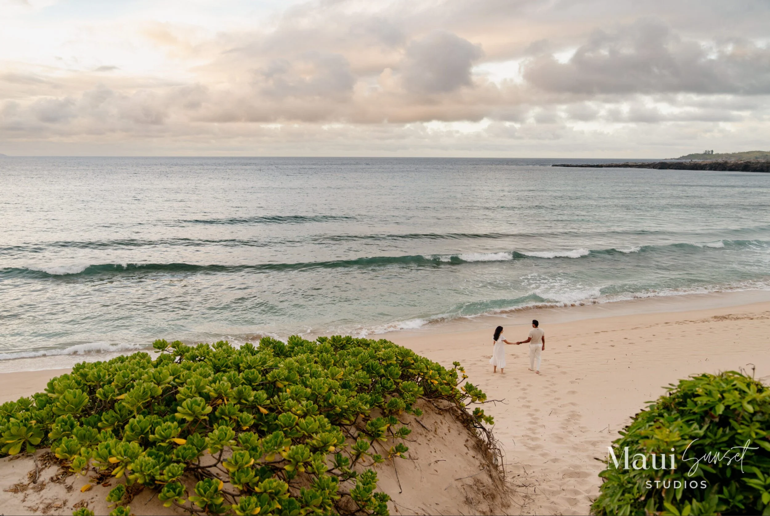 Maui_Golden_Hour_Maternity_Photographer-10.jpg