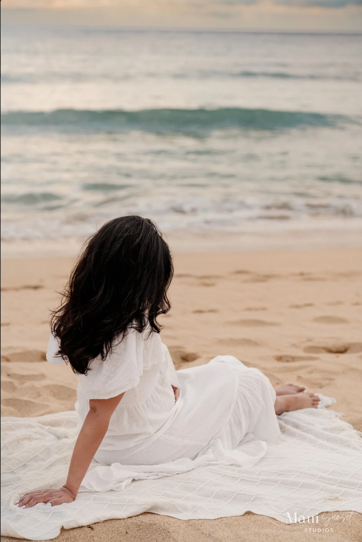Maui_Golden_Hour_Maternity_Photographer-32.jpg