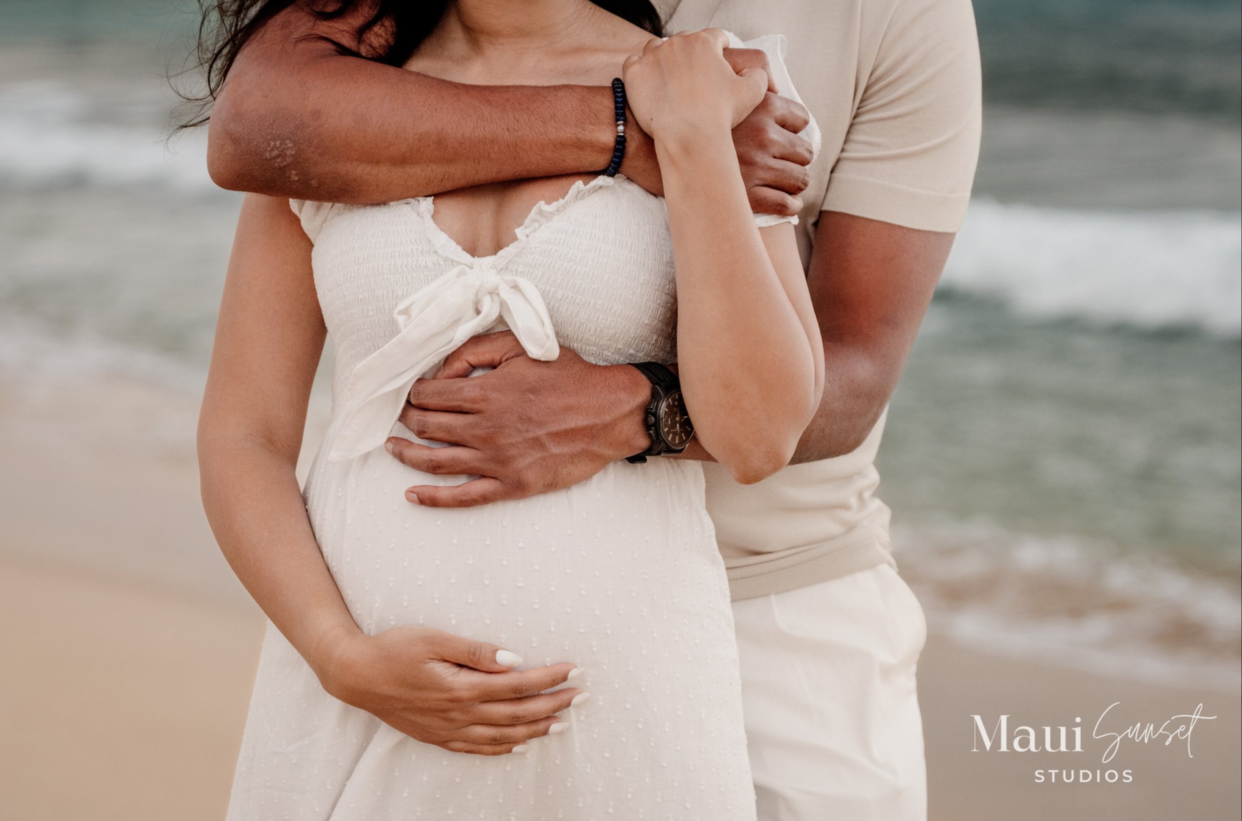 Maui_Golden_Hour_Maternity_Photographer-27.jpg