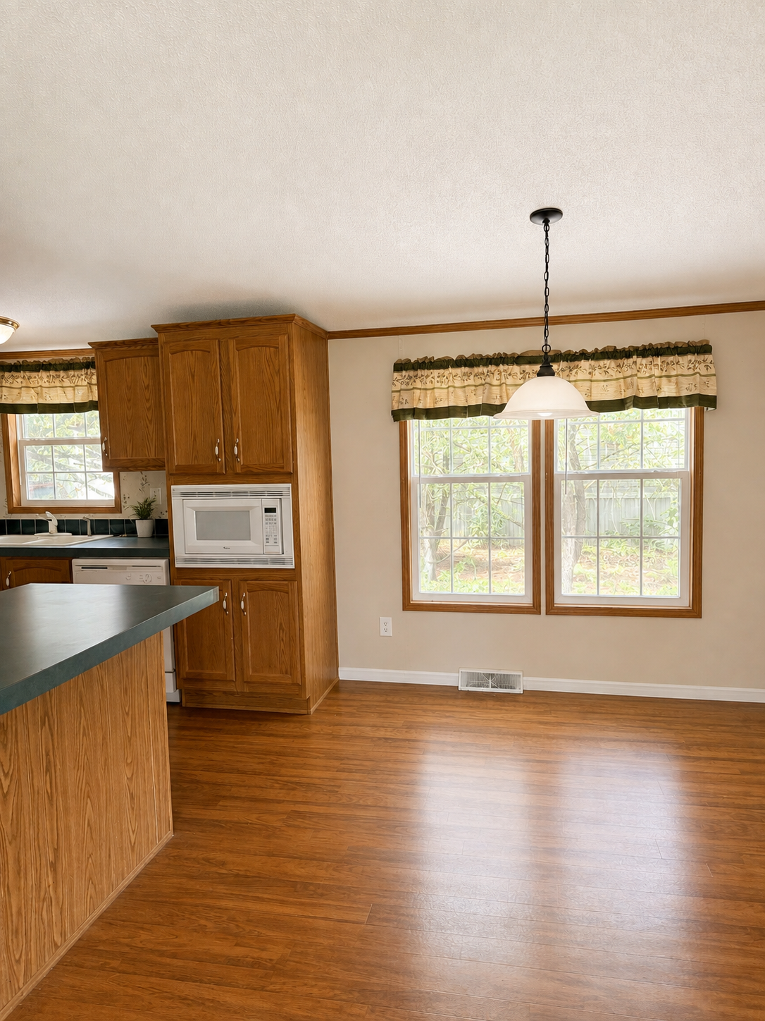 7- Dining Room.png