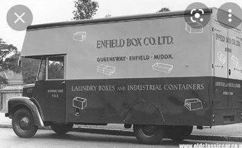 Star Grocery Truck (similar to the one used as a changeroom)