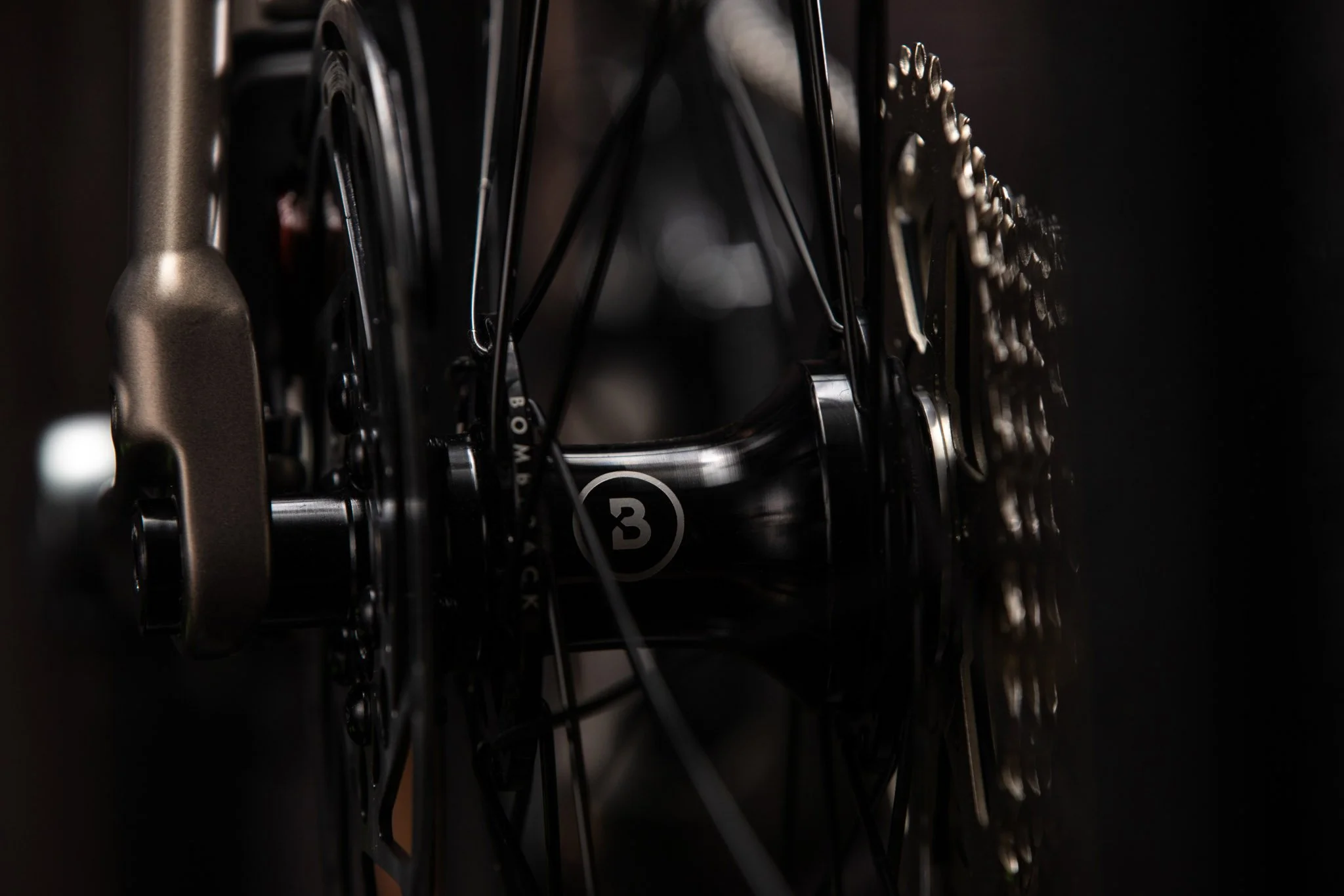 BT_MY24_Audax_AL_Road_matt_warm_grey_details8.jpg