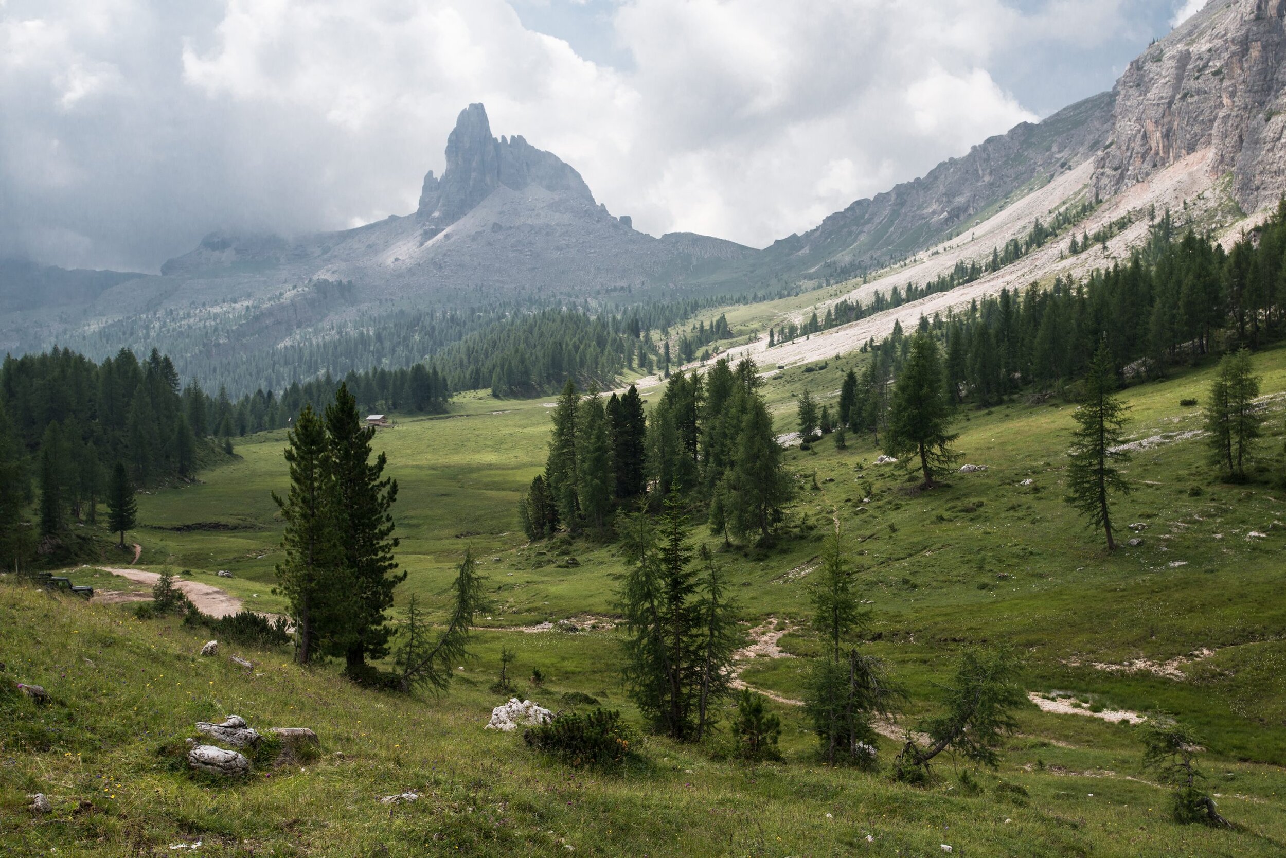 Rifugio-Croda-da-Lago-scaled.jpg