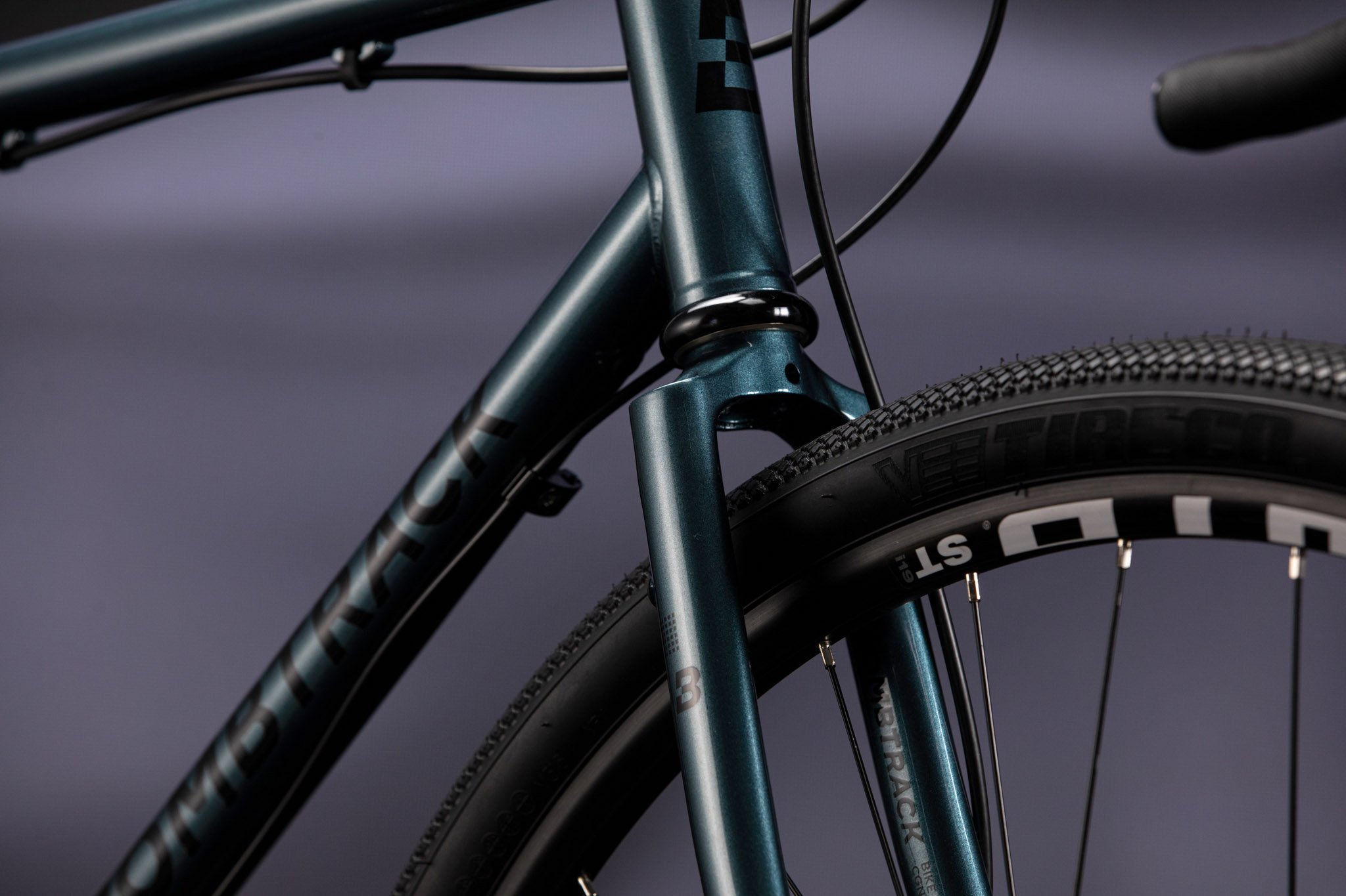 BT_MY24_Arise_SG_Apex_grey_blue_details1.jpg