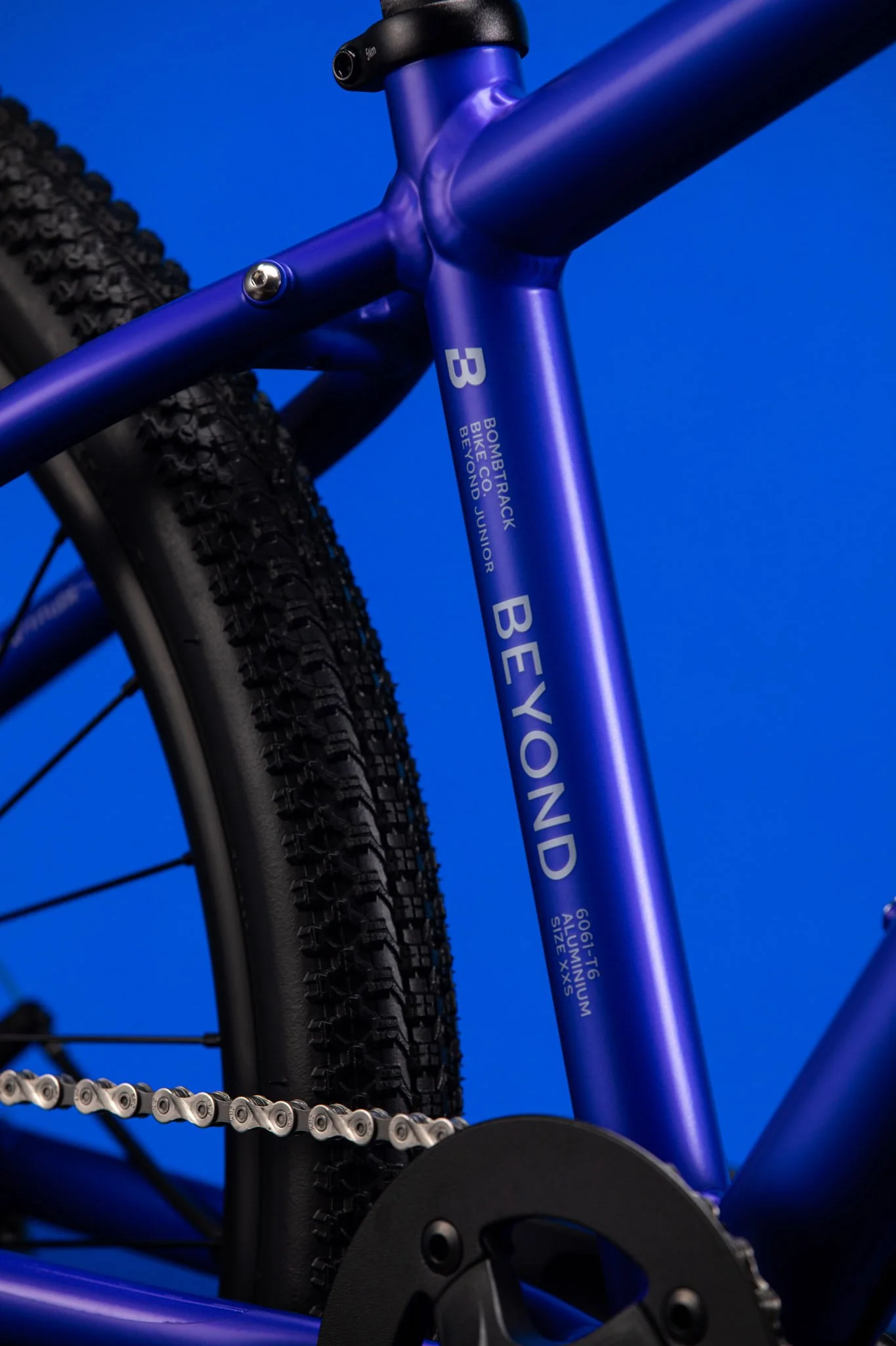 BT_MY24_Beyond_Junior_cobalt_teal_detail4.jpg