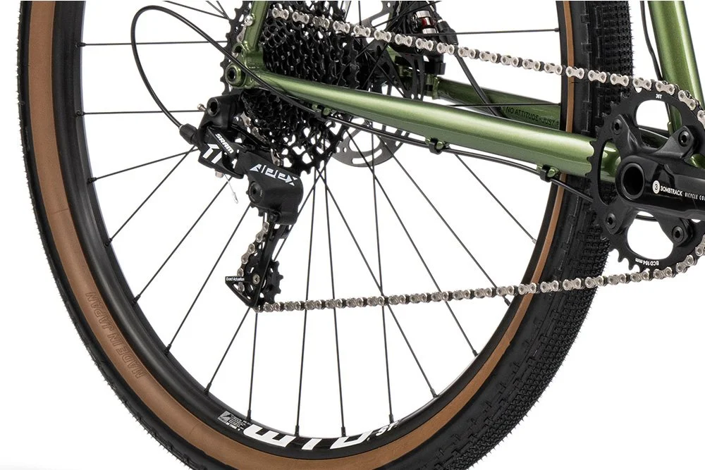 BT_MY24_Beyond_2_metallic_green_rim.jpg