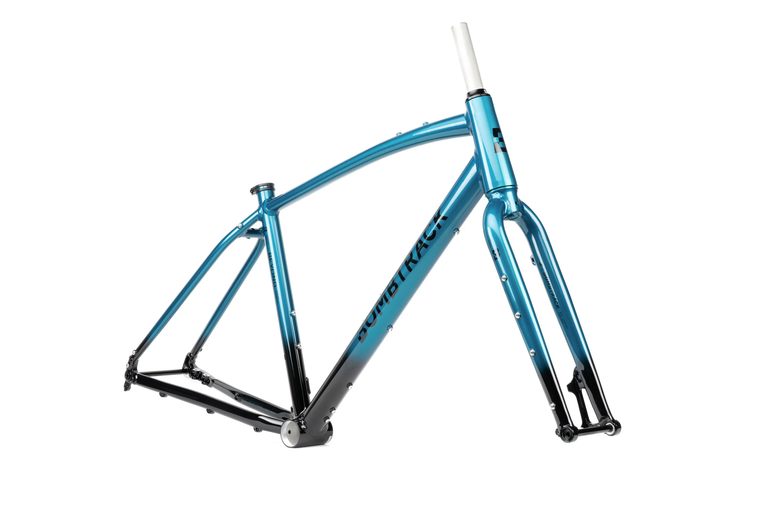 Beyond_AL_frameset_metallic_black_web-2.jpg