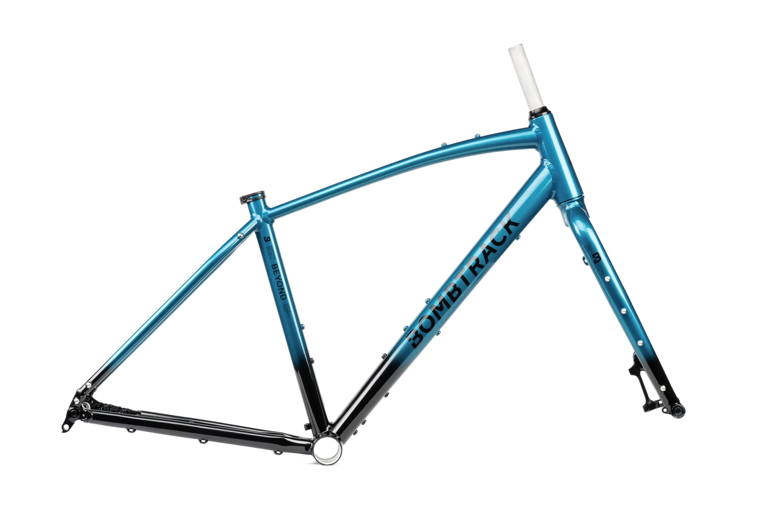 Beyond_AL_frameset_metallic_black_web-1.jpg