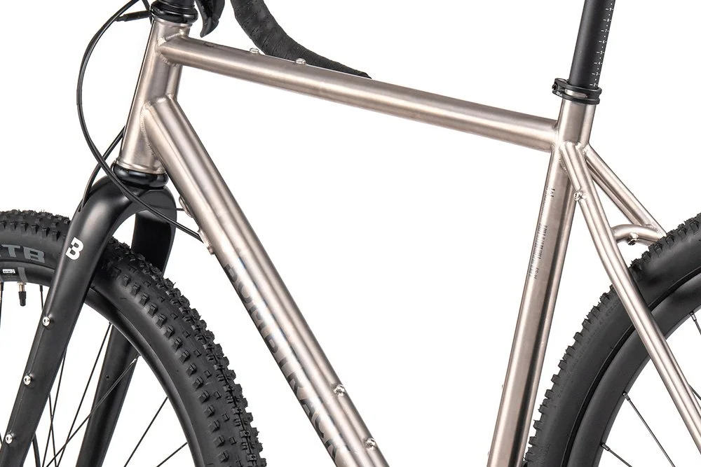 BT_MY24_Hook_EXT_TI_titanium_black_frame.jpg