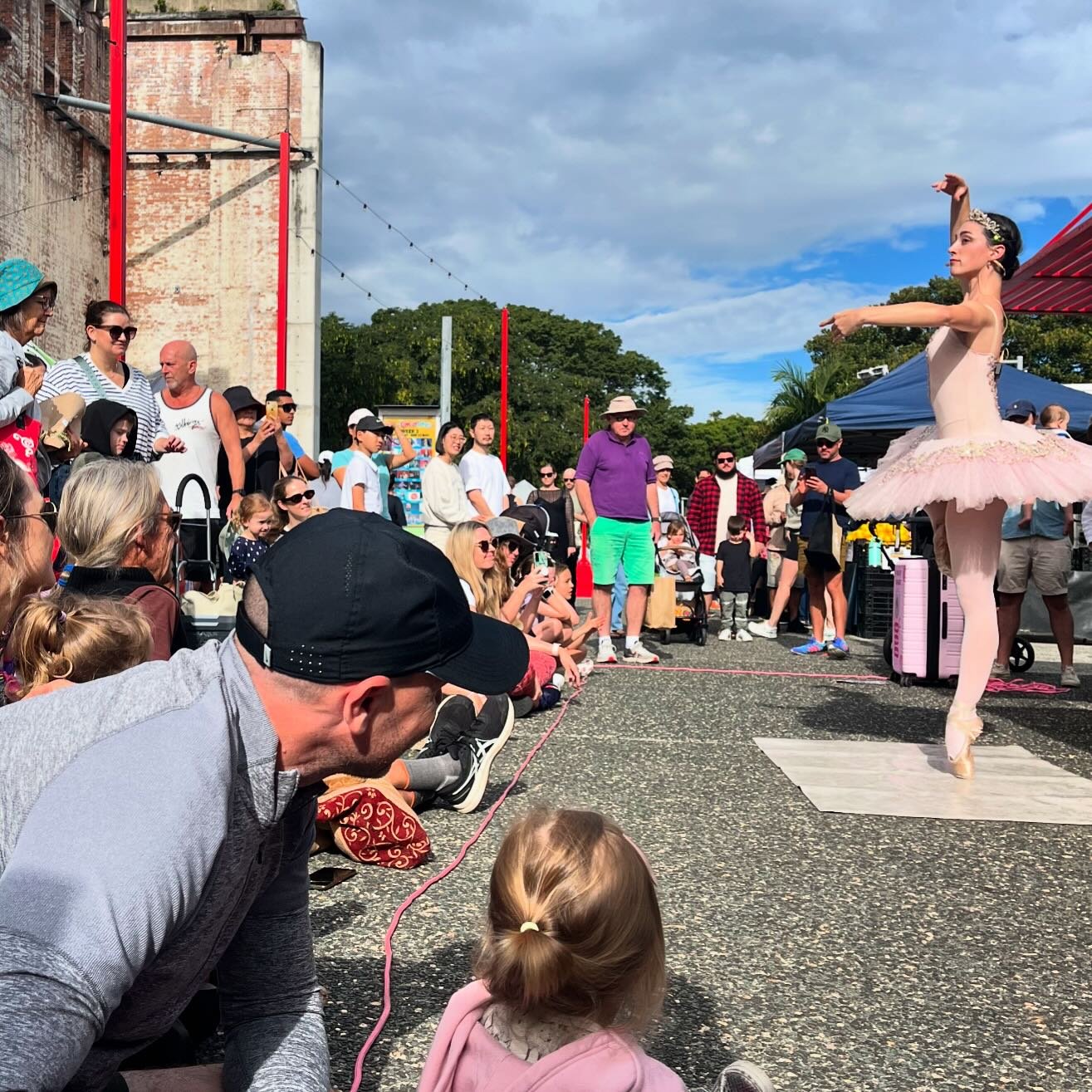 A beautiful Saturday morning at the Powerhouse Markets with a special visit from @balletbusker Bianca.