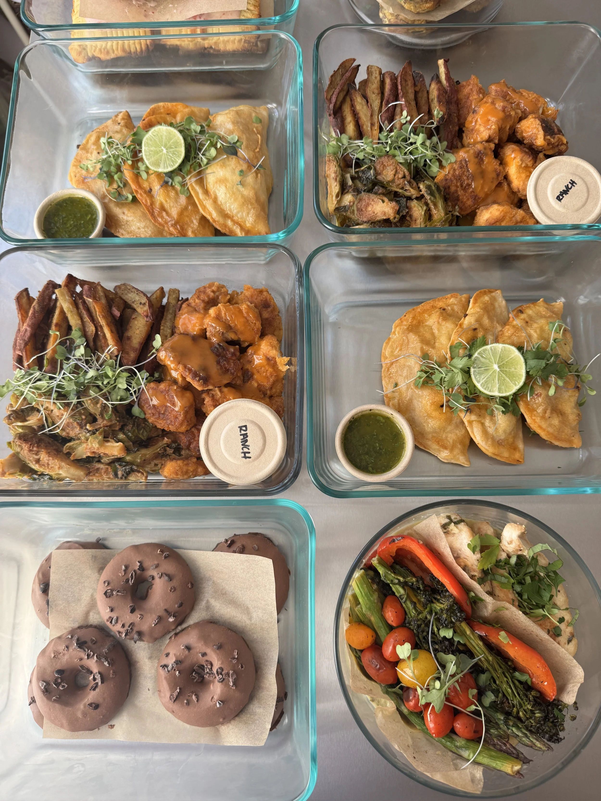 Personal chef meal prep service in Los Angeles featuring customized healthy meals prepared with fresh seasonal ingredients.