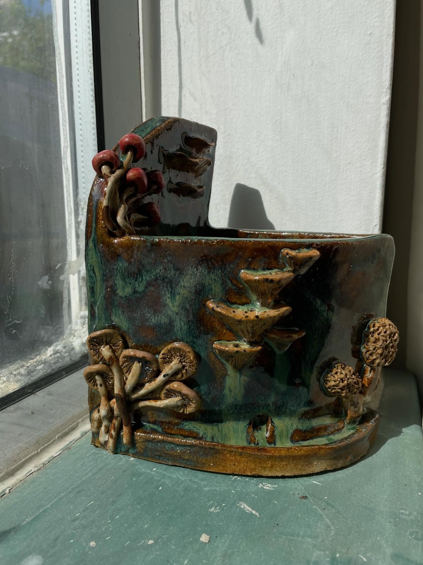 Some absolutely gorgeous pieces made by our members and staff came out the kiln today 🌞 

Mind boggling that some of these were made by people who have only been making for 3 months! If you fancy it, our next Fundamentals of Clay course will start i