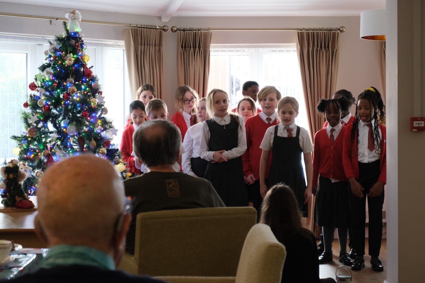 A big thank you to the choir at All Saints Primary School for coming to Chestnut Court in #Bootle and singing some Christmas carols for our tenants yesterday. 🎄✨