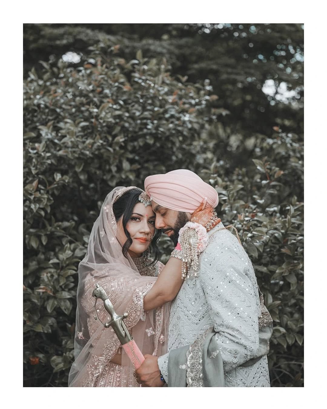 A few images from Prav &amp; Lavs' wedding day, it was a pleasure to be part of their love story and journey, wishing both @princesslav24 @urprintuk a lifetime of happiness together!

Film @eternalcreationsuk 
Mum @bykimmykaur 
Hair @rubycamphair 
Gr