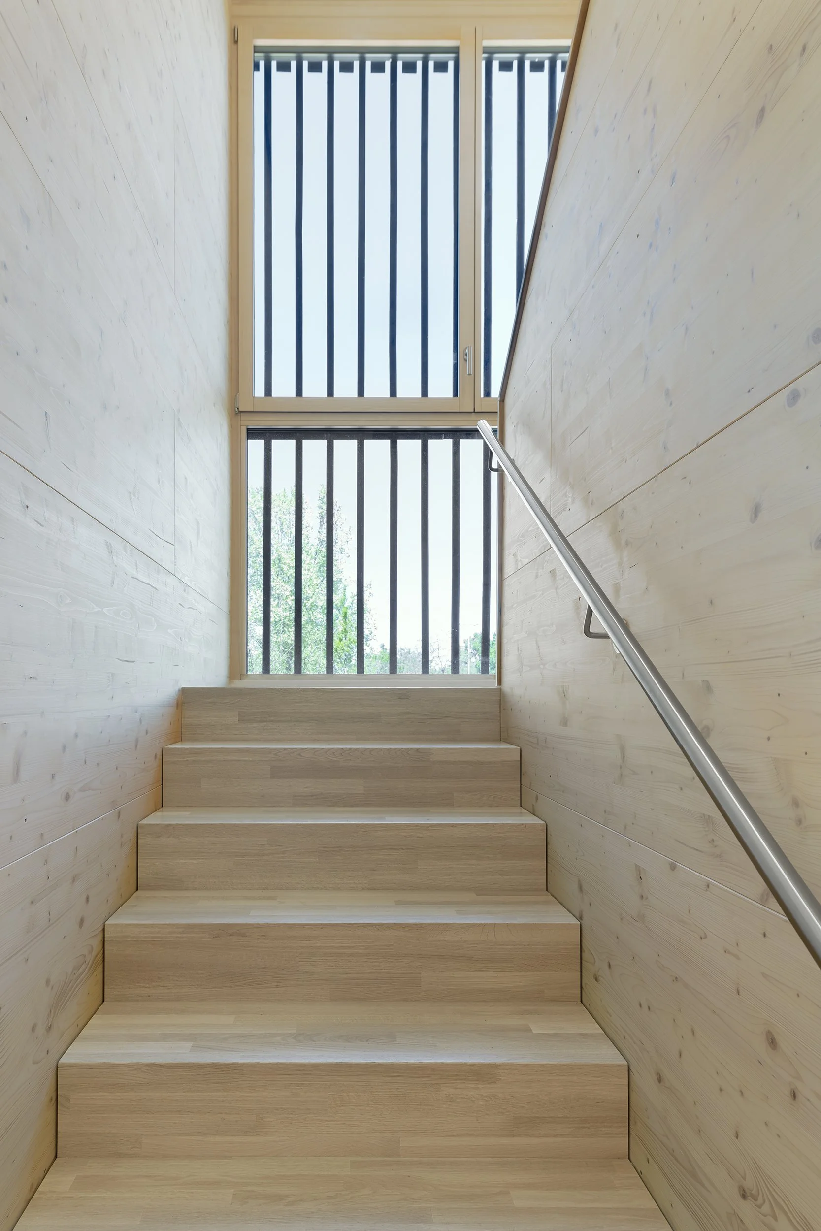 Architekturfoto-Feuerwehr-Dingelsdorf-Treppe-Nina-Baisch.jpg